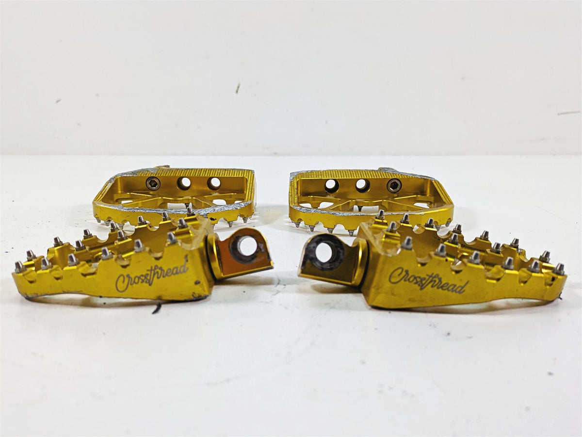 2009 Harley FXDC Dyna Super Glide Custom Crossthread Gold Footpegs DP-001-UP-008 {{ shop.shopifyCountryName }} - Mototech271