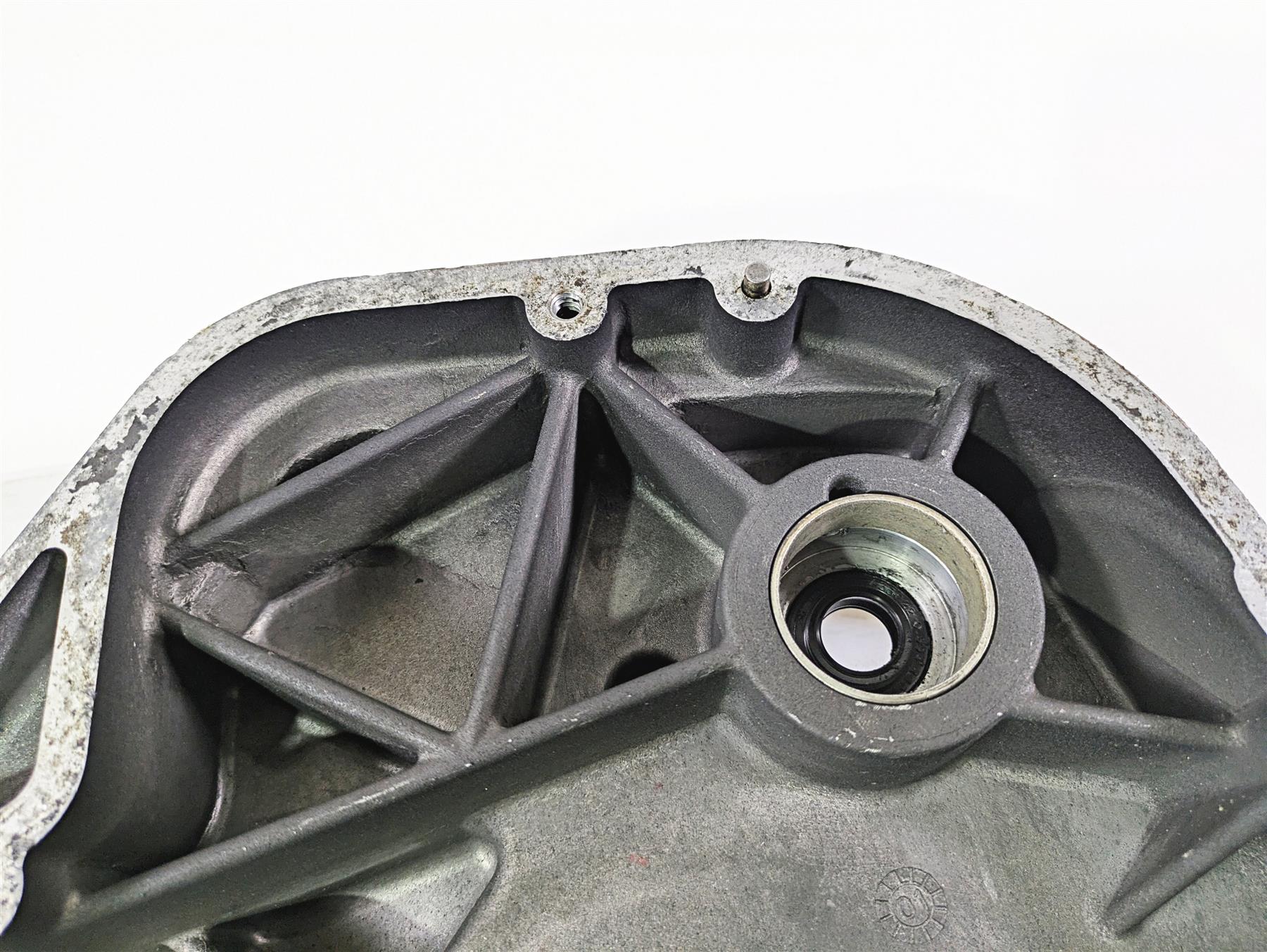2005 Harley Touring FLHRI Road King Inner Primary Drive Clutch Cover 60677-01B {{ shop.shopifyCountryName }} - Mototech271