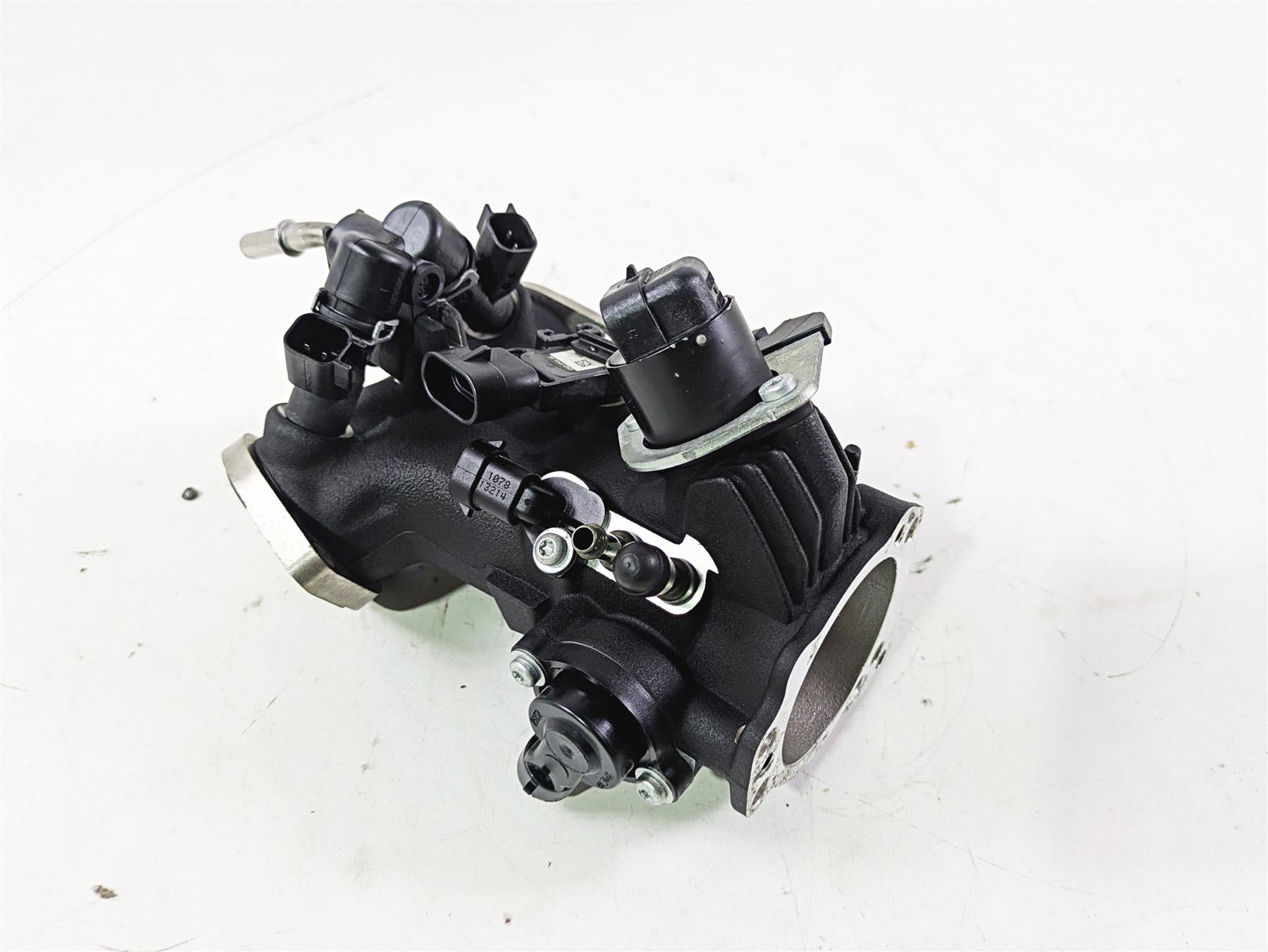 2015 Harley FXDL Dyna Low Rider Throttle Body Fuel Injectors 27708-10A {{ shop.shopifyCountryName }} - Mototech271