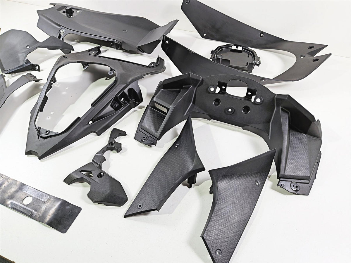 2024 Kawasaki EX500 Ninja 40th An. Tail & Side Cover Cockpit Fairing 36043-0001 {{ shop.shopifyCountryName }} - Mototech271