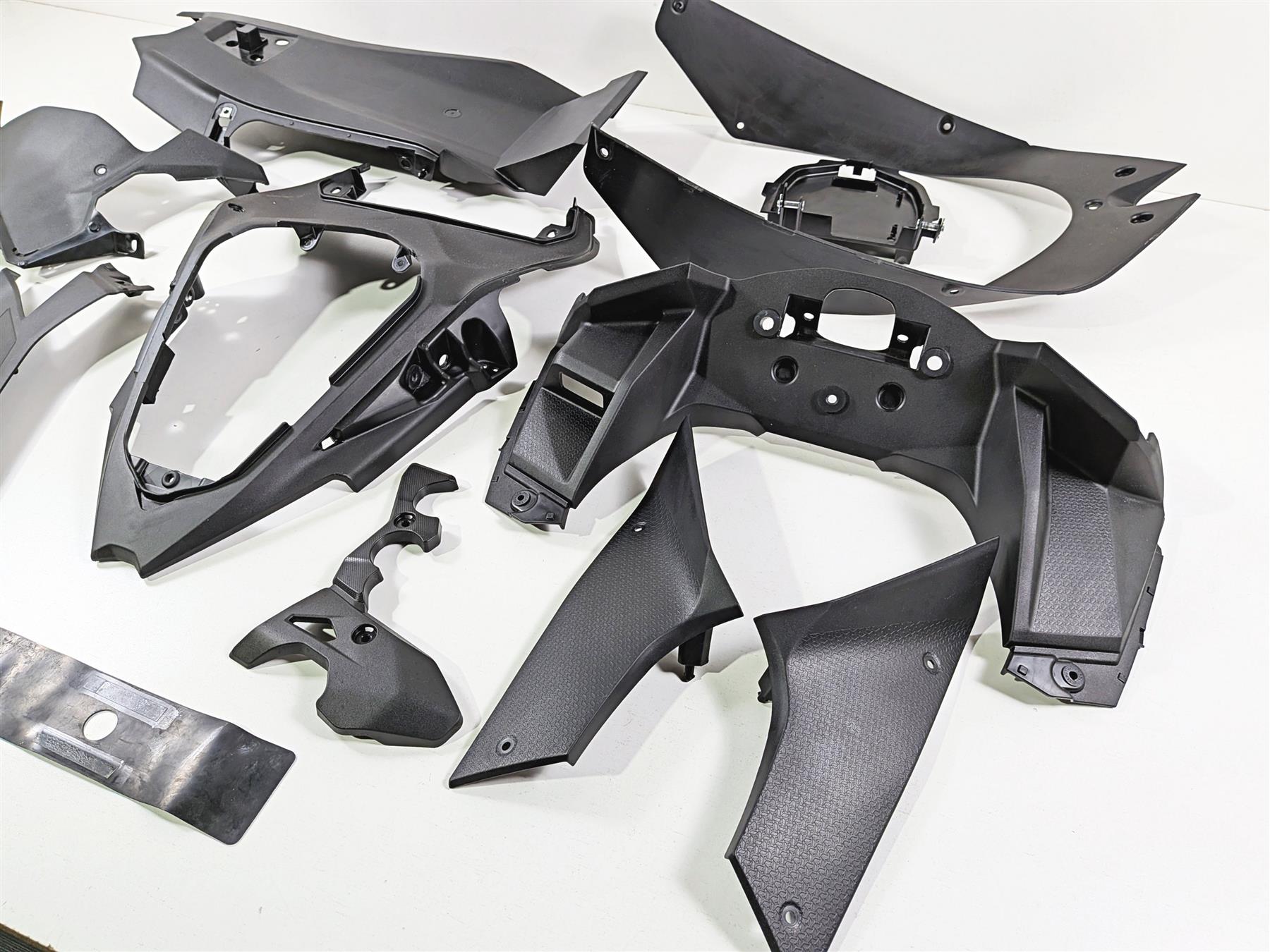 2024 Kawasaki EX500 Ninja 40th An. Tail & Side Cover Cockpit Fairing 36043-0001 {{ shop.shopifyCountryName }} - Mototech271