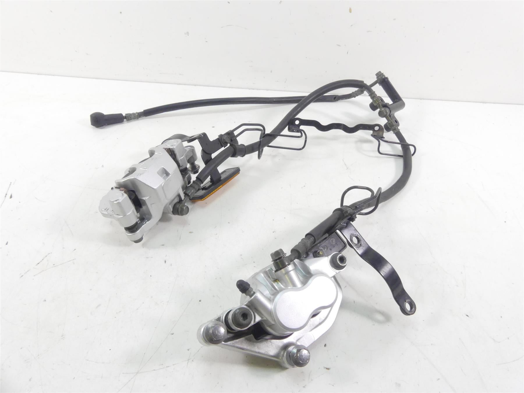 2002 Yamaha XVS1100 V-Star Nissin Front Brake Caliper + Line Set 5KS-2580T-00-00 {{ shop.shopifyCountryName }} - Mototech271