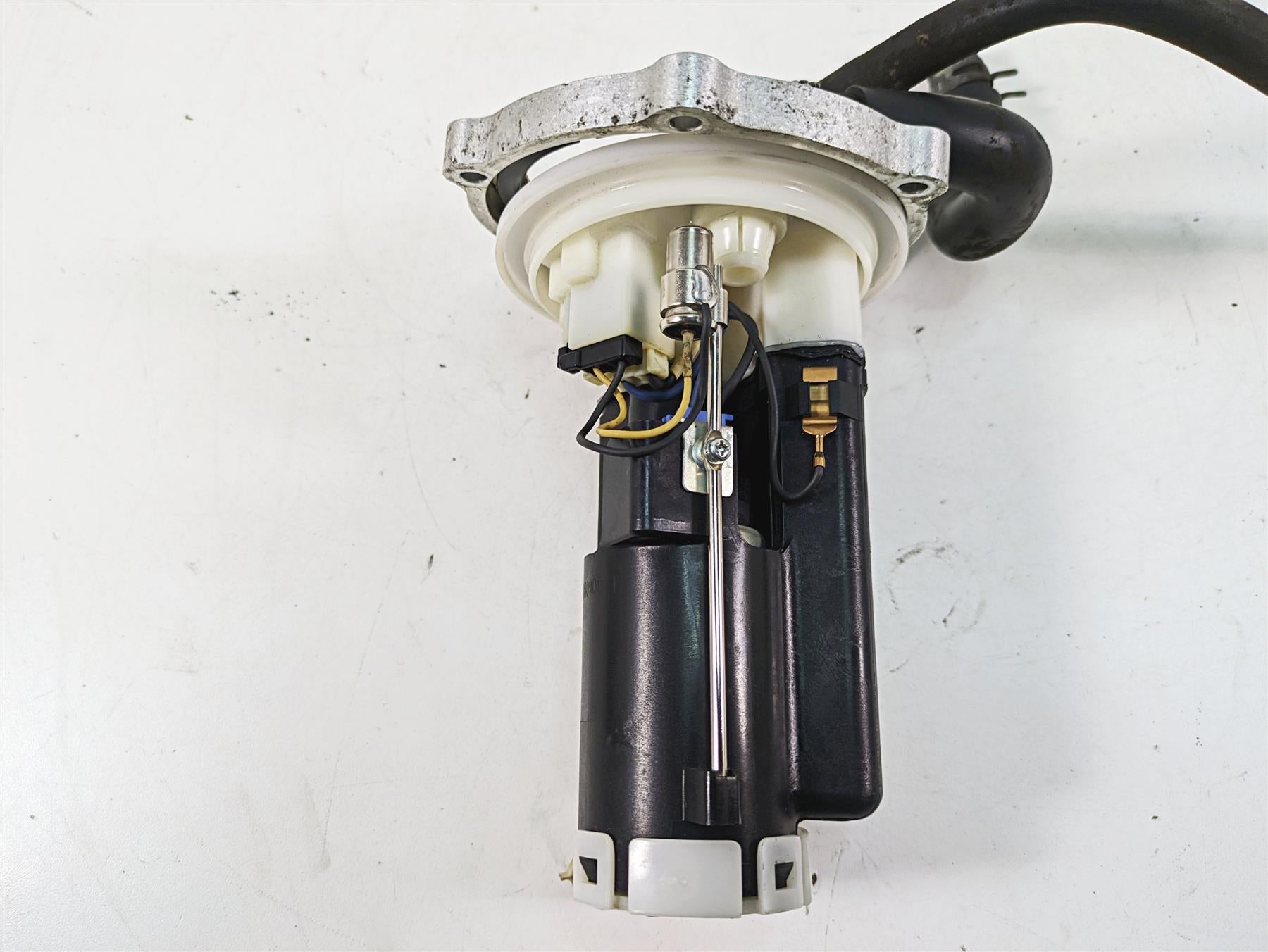 2009 Yamaha XV1900 Raider Fuel Gas Petrol Pump & Sender D7-13907-00-00 {{ shop.shopifyCountryName }} - Mototech271