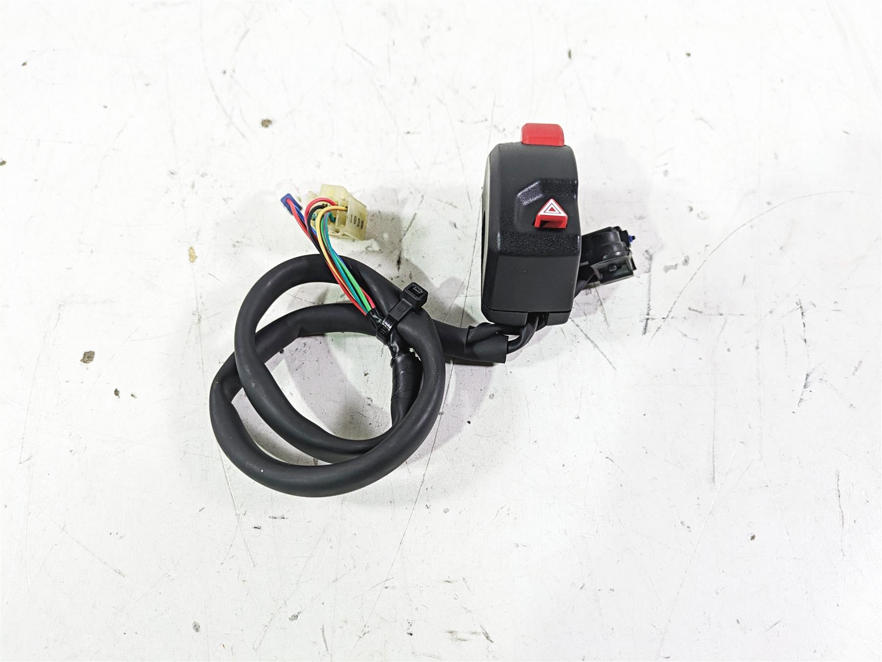2020 Triumph Street Scrambler 900 Right Hand Control Switch T2041708 {{ shop.shopifyCountryName }} - Mototech271
