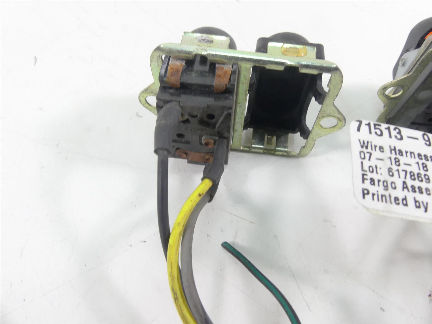 2013 Harley Touring FLHTP Electra Glide Auxiliary Switch Set - Read 71513-98 {{ shop.shopifyCountryName }} - Mototech271