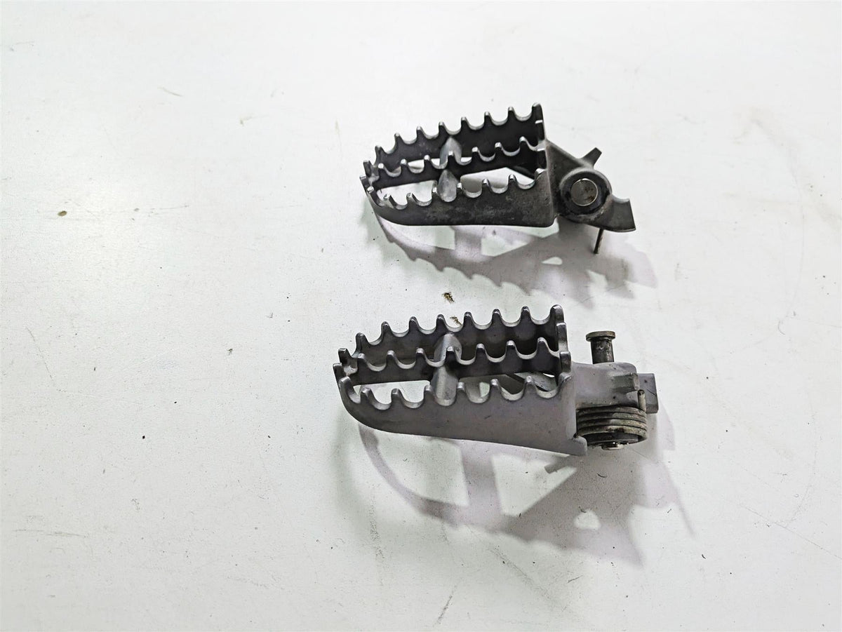 2009 BMW R1200GS K255 Adv Front Footpeg Foot Peg Set 46717694557 46717694558 {{ shop.shopifyCountryName }} - Mototech271