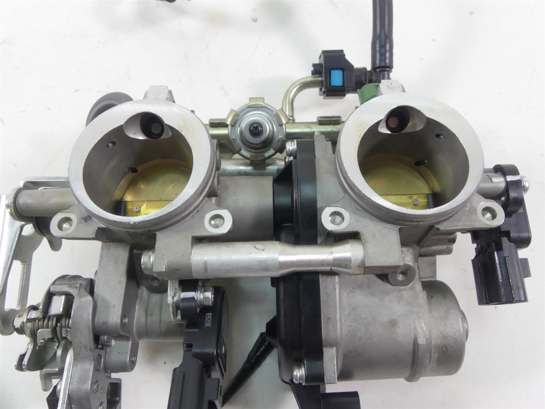 2017 Yamaha XT1200Z Super Tenere Mikuni Throttle Body Bodies 2BS-13750-00-00 {{ shop.shopifyCountryName }} - Mototech271