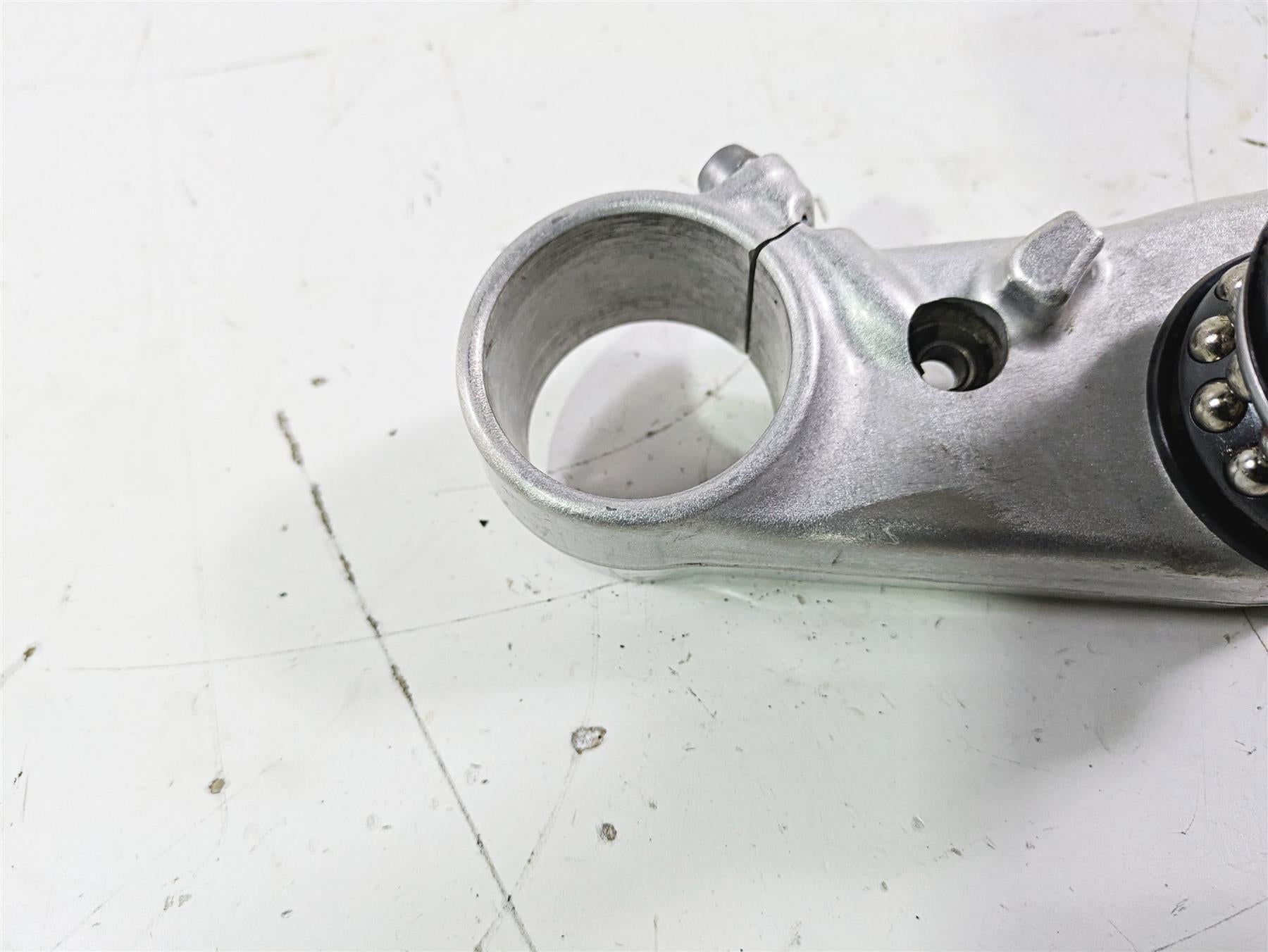 2012 Triumph Daytona 675 Upper Lower Triple Tree Set T2044130 T2049170 {{ shop.shopifyCountryName }} - Mototech271