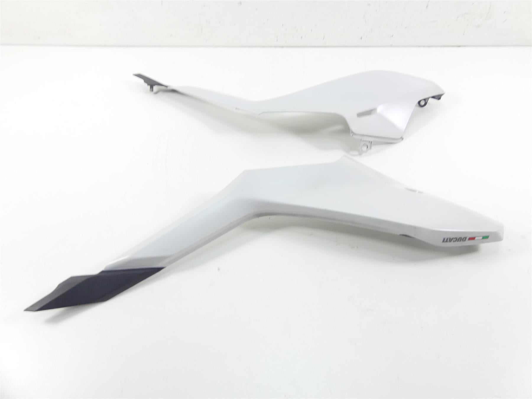 2017 Ducati 939 S Supersport Tail Side Cover Fairing Set 48236771A 48236781A {{ shop.shopifyCountryName }} - Mototech271