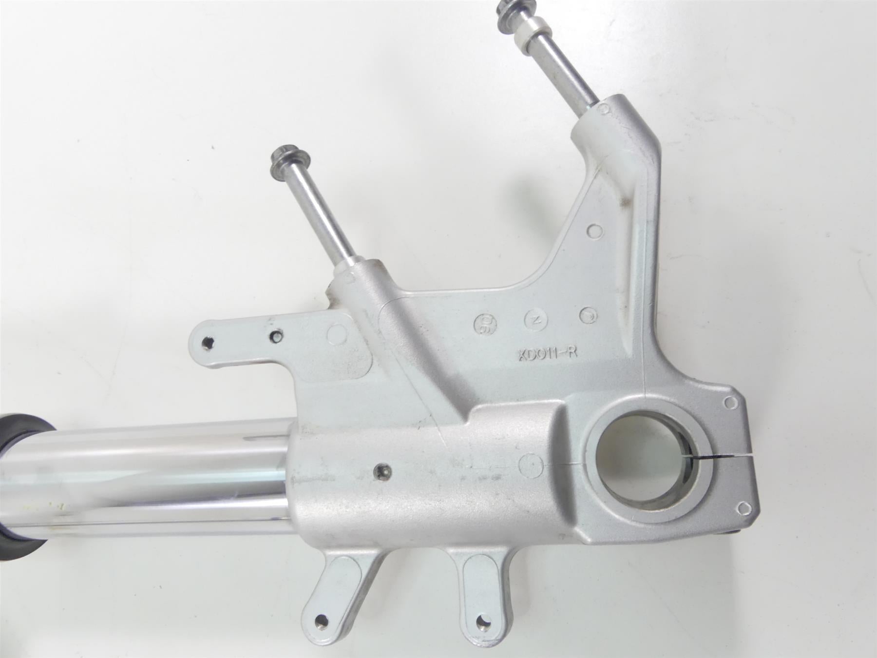 2007 Suzuki M109R VZR1800 Boulevard Straight Front Fork Legs 51104-48G00 {{ shop.shopifyCountryName }} - Mototech271