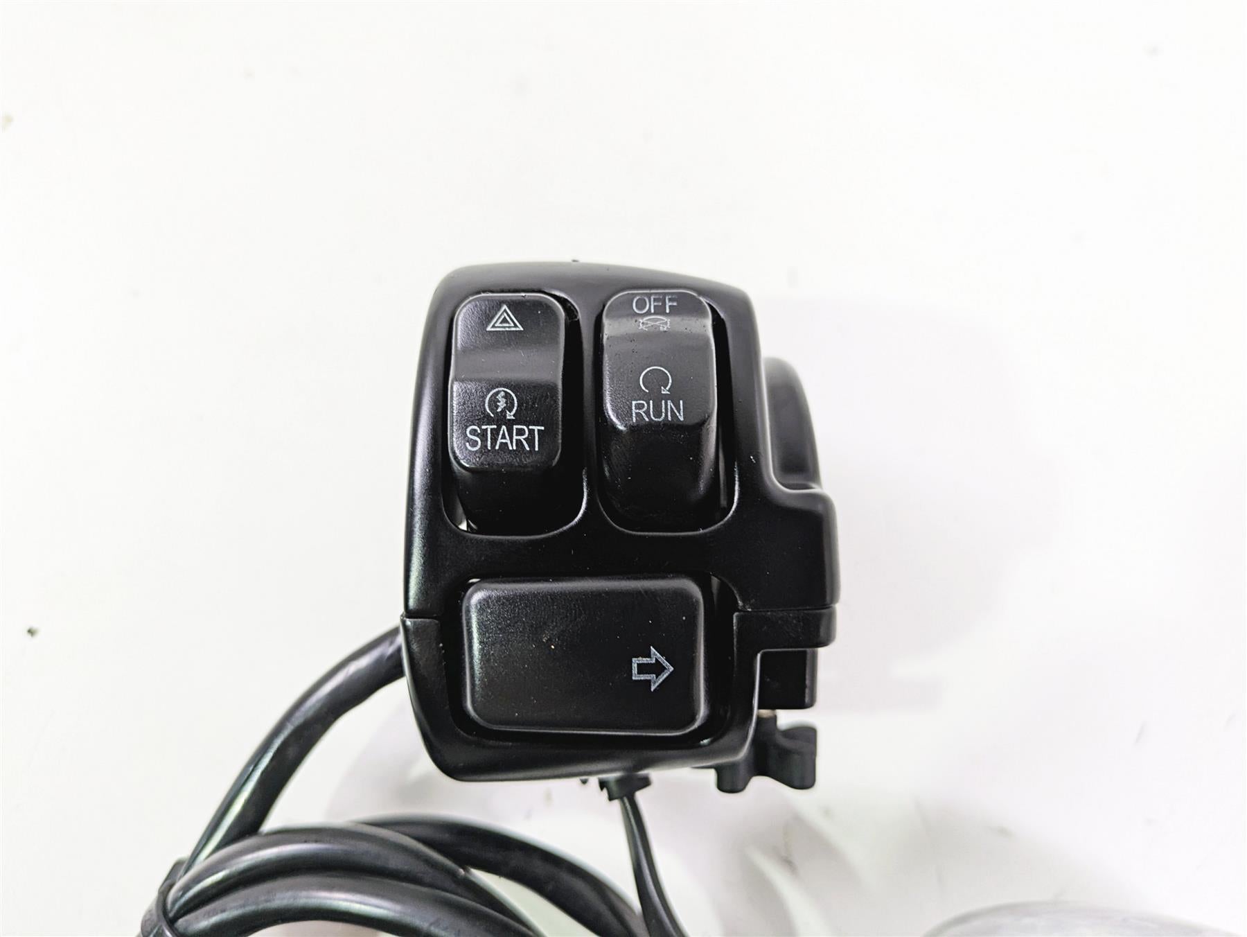 2015 Harley FXDF Dyna Fat Bob Right Hand Control Switch Start Blinker 72944-12 {{ shop.shopifyCountryName }} - Mototech271