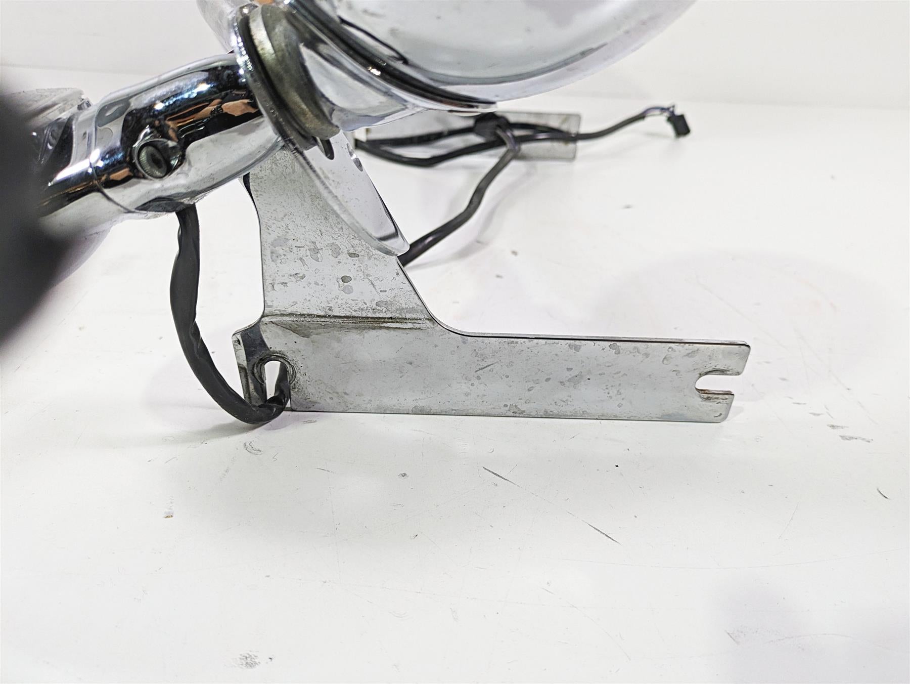 2008 Harley Touring FLHTCU E-Glide 105TH Front Blinker Spot Light Bar 68712-94A {{ shop.shopifyCountryName }} - Mototech271