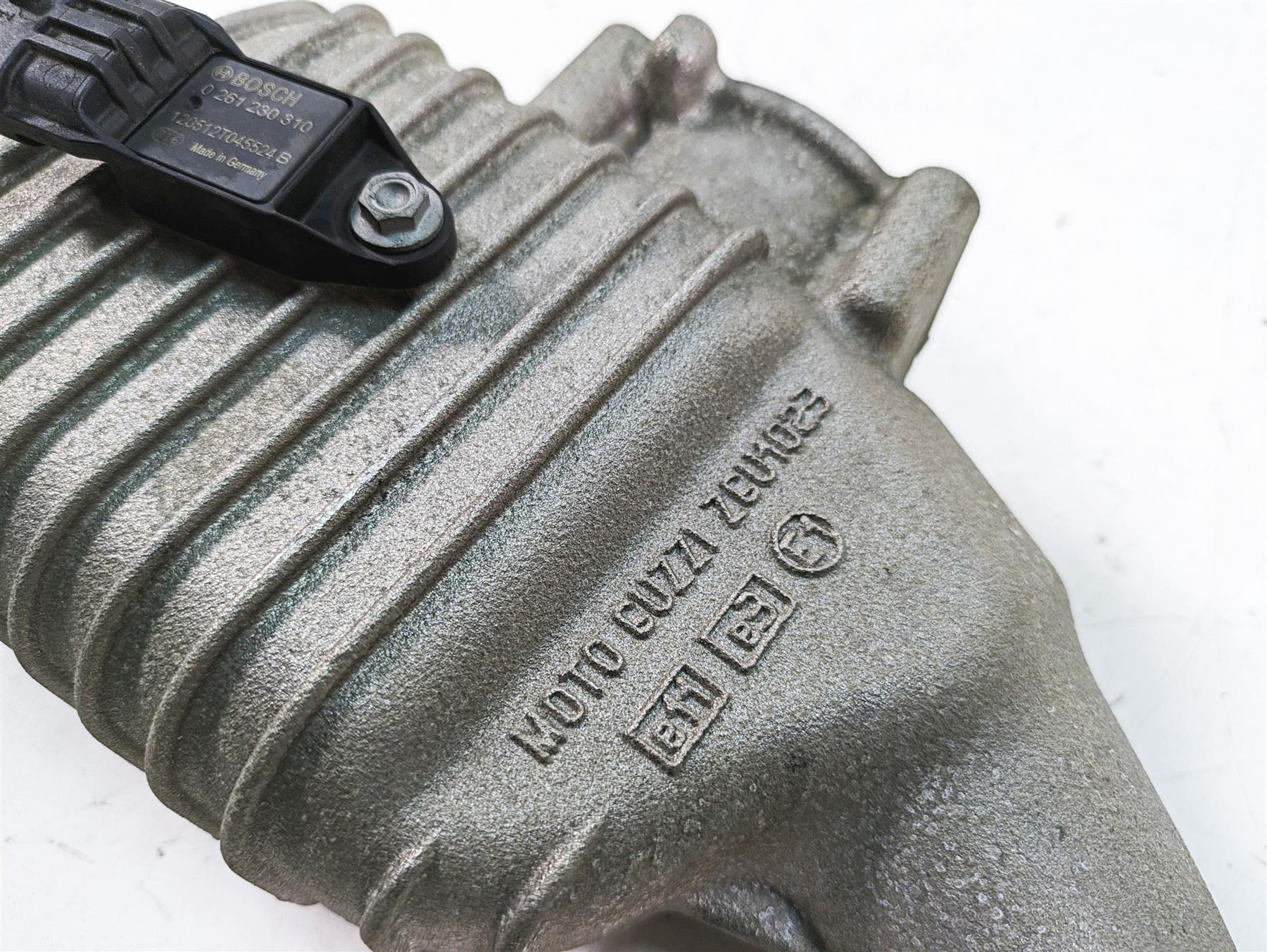 2014 Moto Guzzi California 1400 T Intake Compensator Volume 2A000030 886646 {{ shop.shopifyCountryName }} - Mototech271