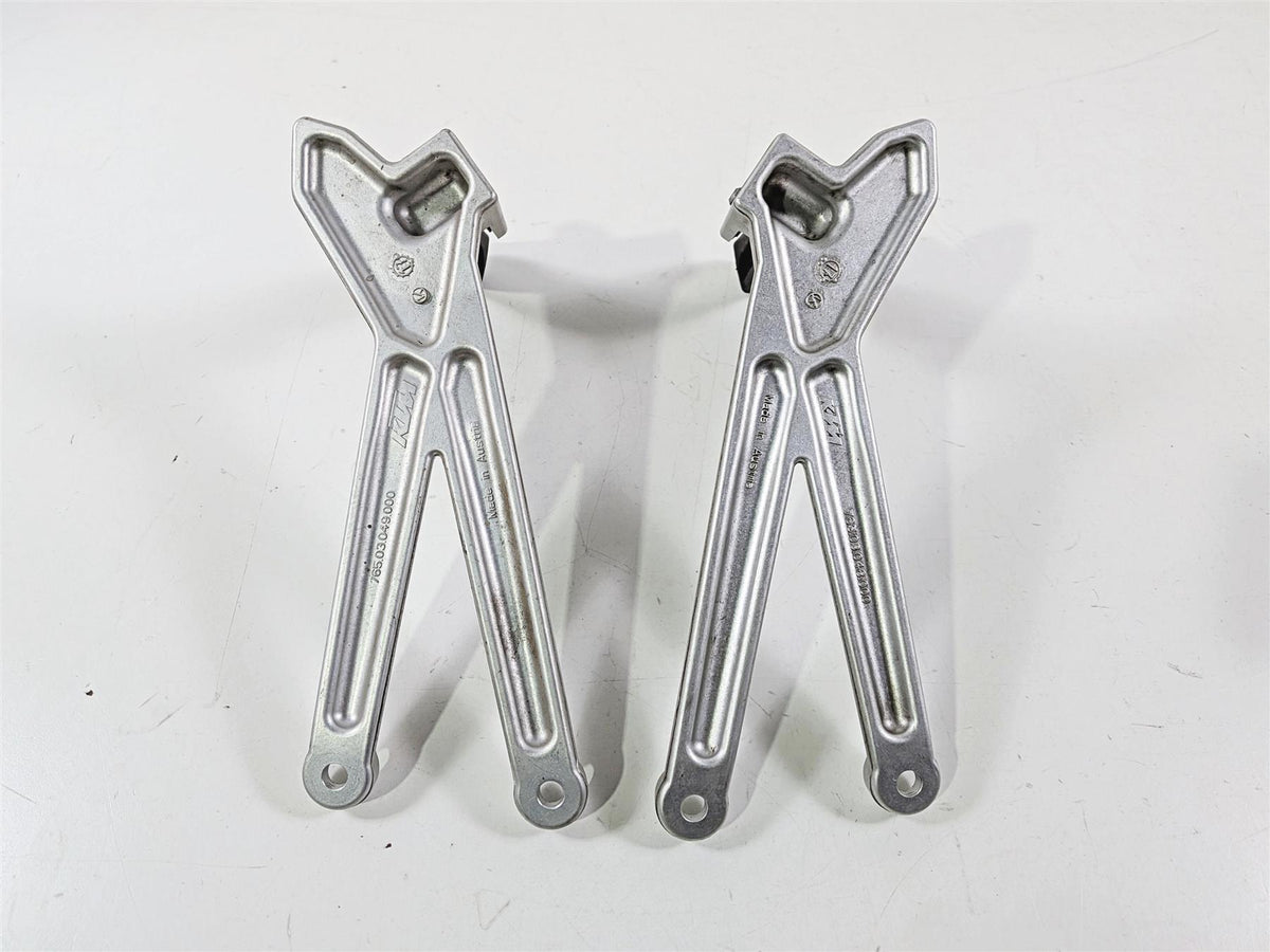 2018 Husqvarna 701 Supermoto Passenger Foot Peg Rest Set 2700300100028-Mototech271