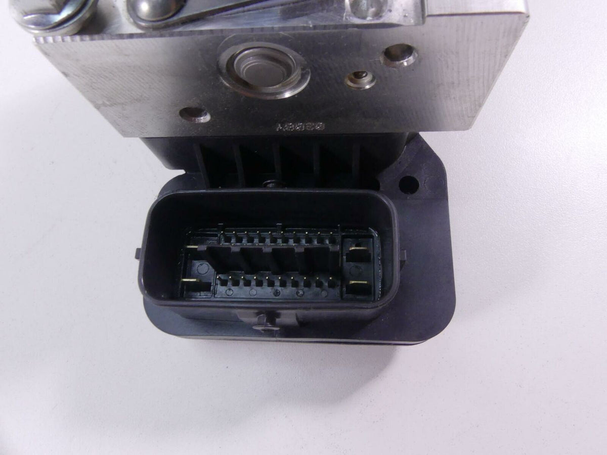 2019 Yamaha VMX17 V-Max 1700 Advics Abs Brake Pump Module 2S3-85930-10-00 {{ shop.shopifyCountryName }} - Mototech271