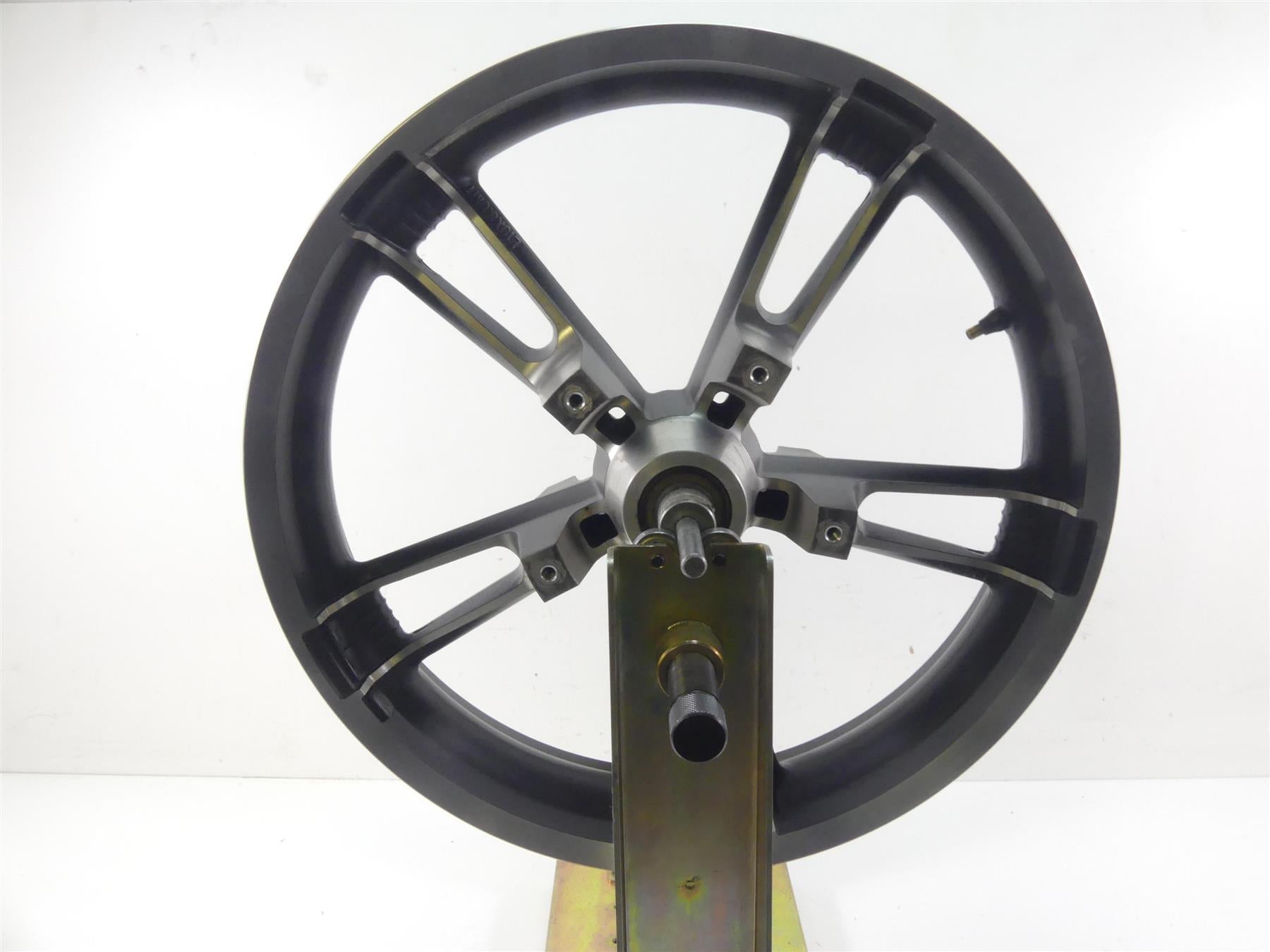 2013 Harley Touring FLHTP Electra Glide Front 19x3.5 Enforcer Wheel 43300027 {{ shop.shopifyCountryName }} - Mototech271