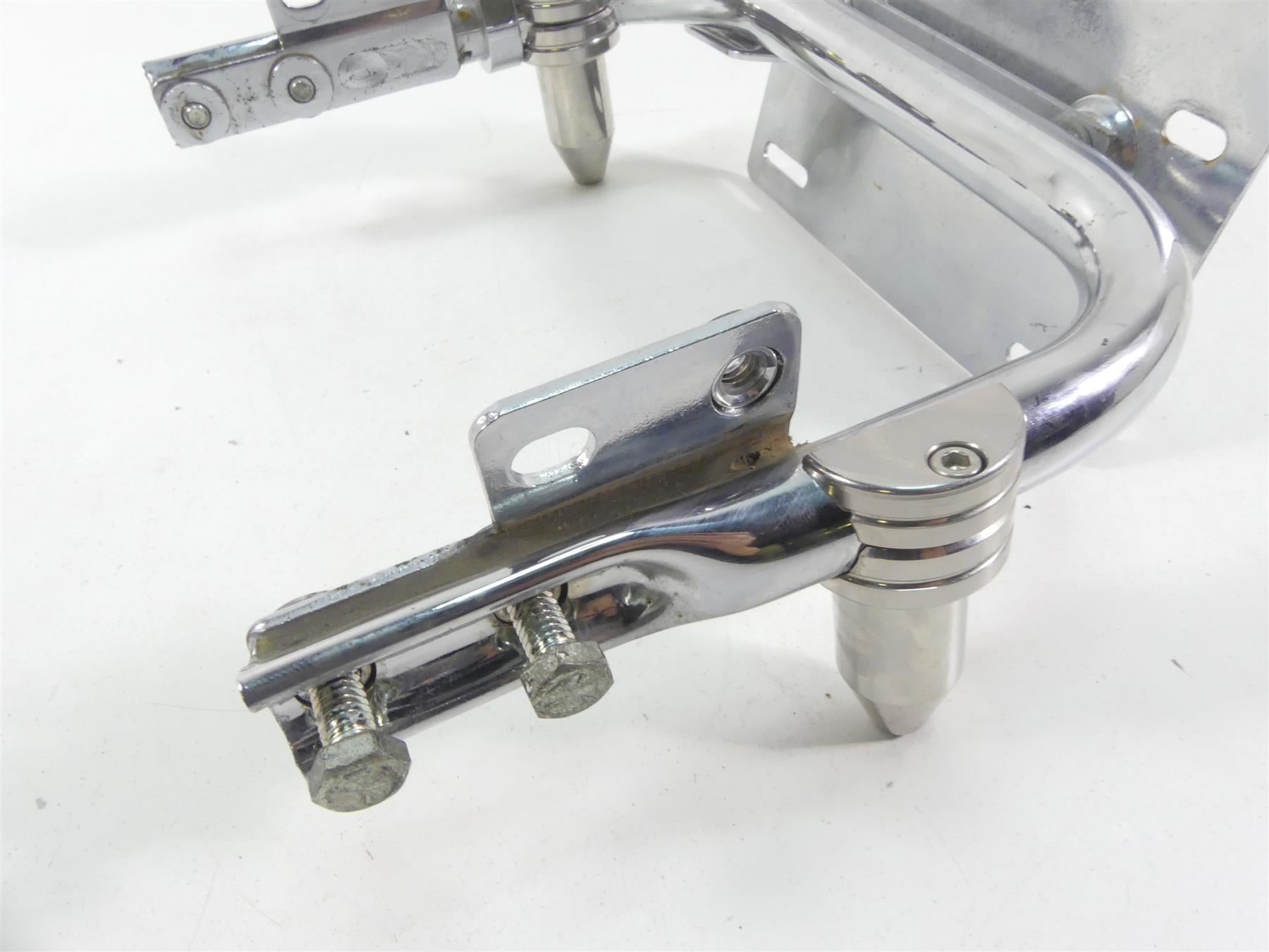 2004 Harley FLHTC SE CVO Electra Glide Rear Chrome License Plate Holder 53422-97 {{ shop.shopifyCountryName }} - Mototech271