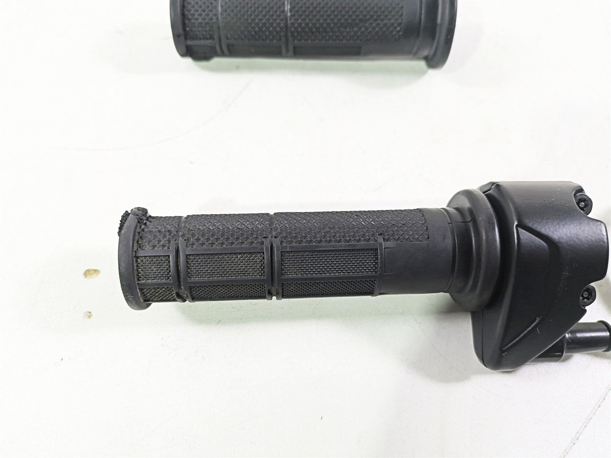 2015 Ducati Hypermotard 821 SP Ride By Wire Throttle Grip Set 66020031E {{ shop.shopifyCountryName }} - Mototech271