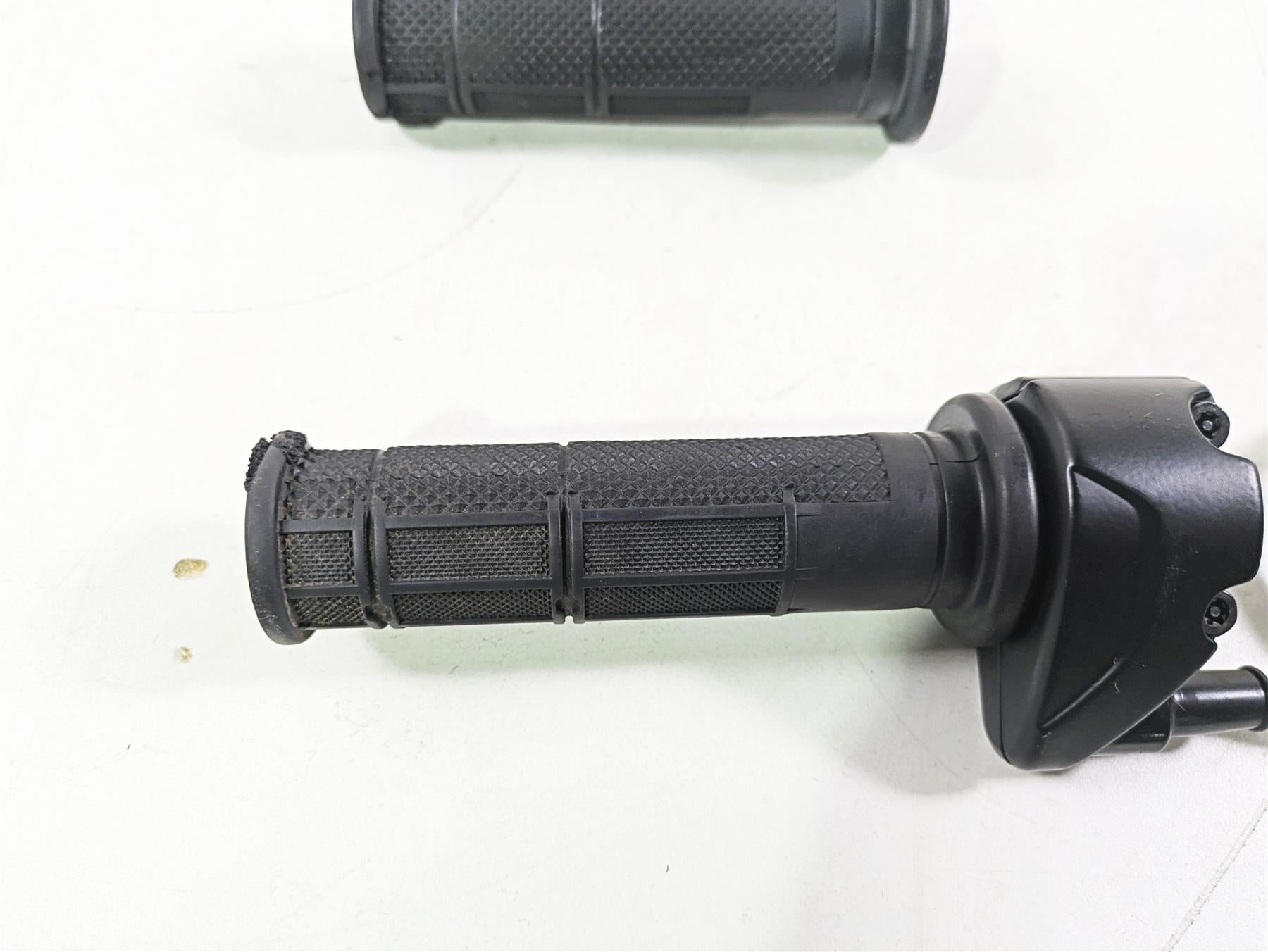 2015 Ducati Hypermotard 821 SP Ride By Wire Throttle Grip Set 66020031E {{ shop.shopifyCountryName }} - Mototech271