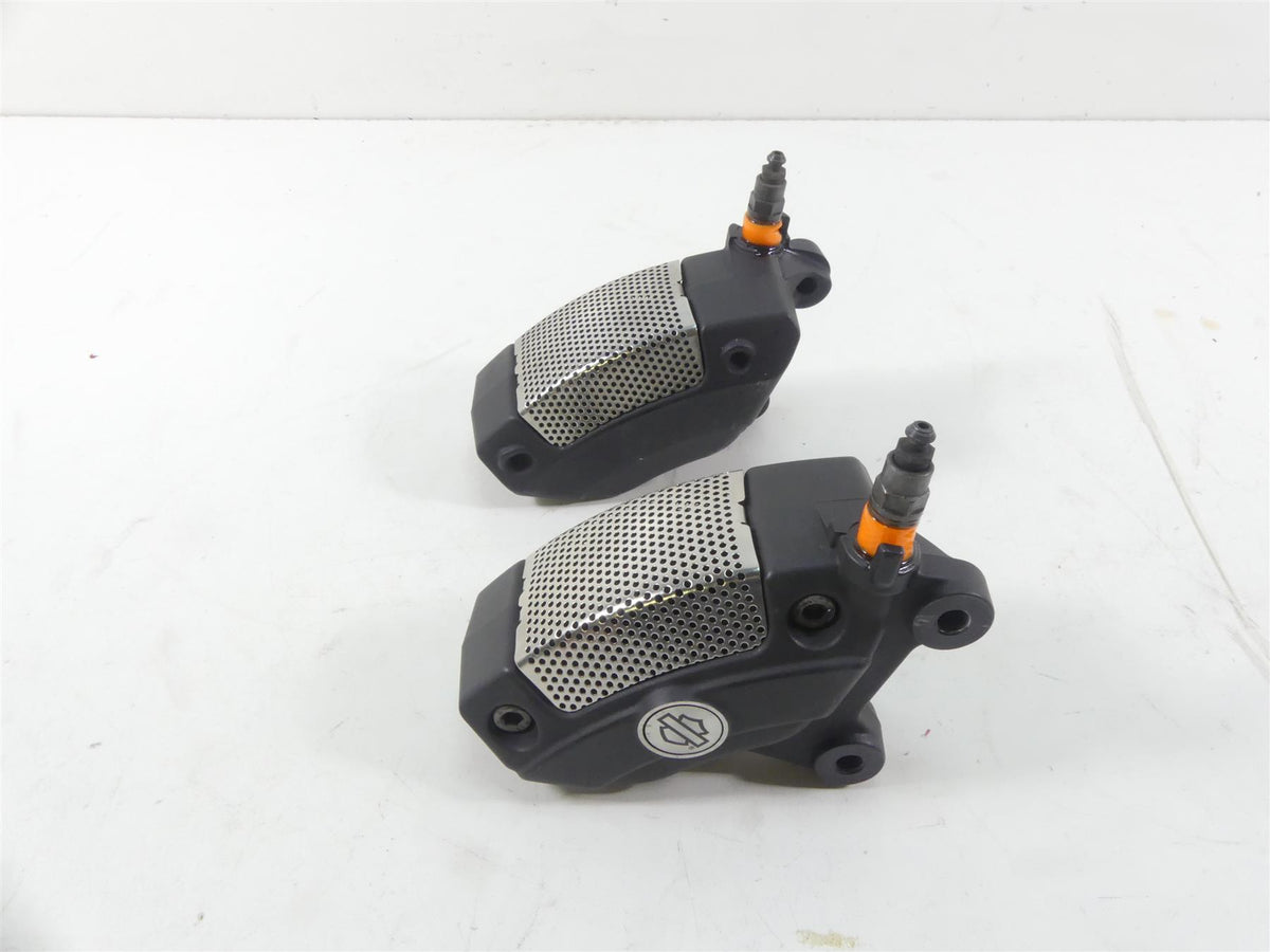 2010 Harley Touring FLHX Street Glide Front Brake Caliper Set 43027-08 44023-08 {{ shop.shopifyCountryName }} - Mototech271