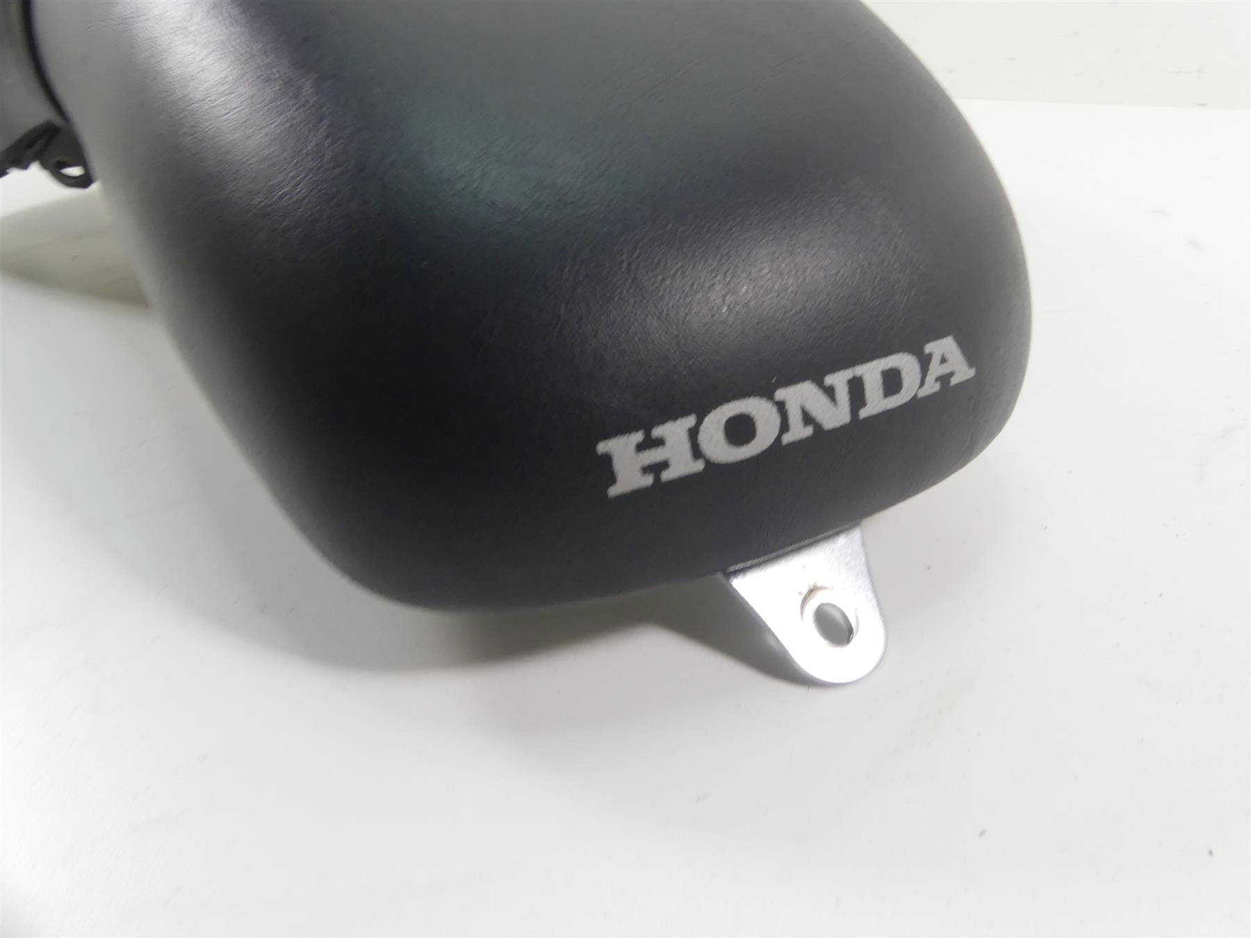 2003 Honda VT1100 C2 Shadow Sabre Driver Passenger Saddle Seat 77200-MCK-A30 {{ shop.shopifyCountryName }} - Mototech271