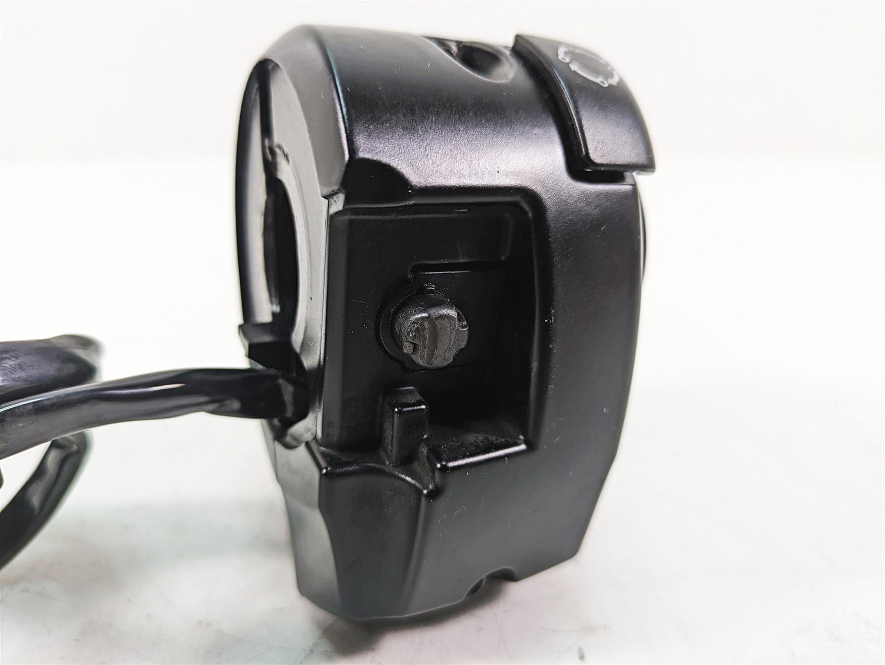 2014 Harley Touring FLHTK Electra Glide Left Hand Control Switch 71500128B {{ shop.shopifyCountryName }} - Mototech271