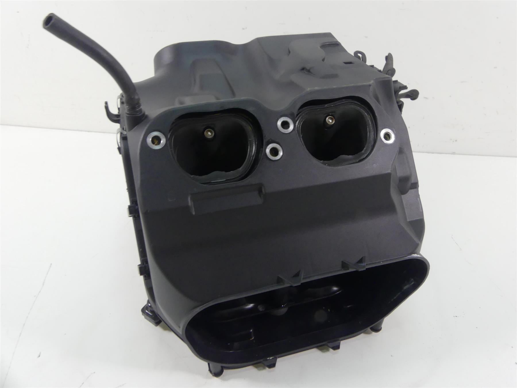 2018 Ducati Panigale 1100 V4 S Throttle Body Air Box Assembly 28221212B {{ shop.shopifyCountryName }} - Mototech271