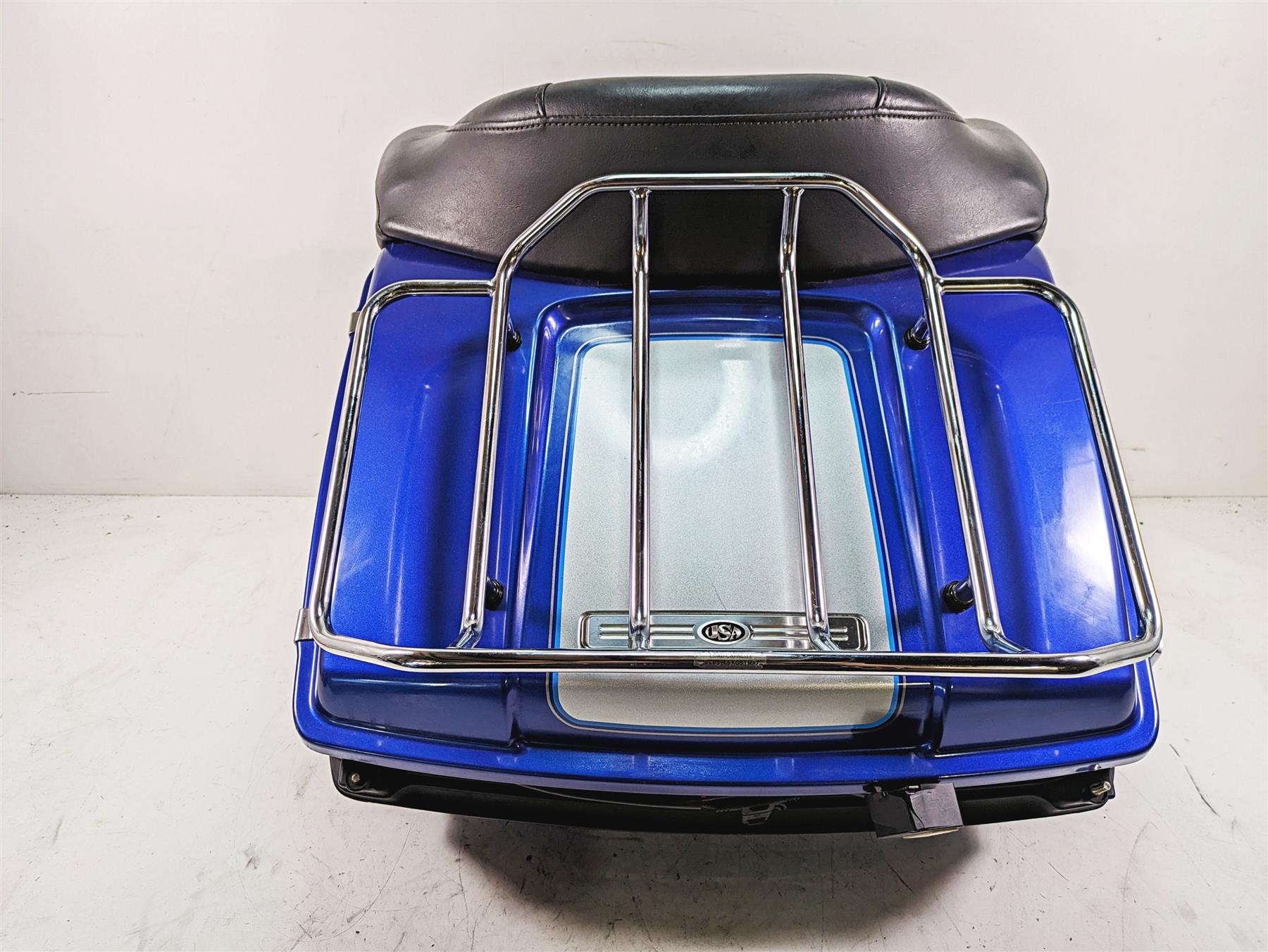 2010 Harley Touring FLHTCU Electra Glide Rear Trunk & Speaker Set 53128-09 {{ shop.shopifyCountryName }} - Mototech271