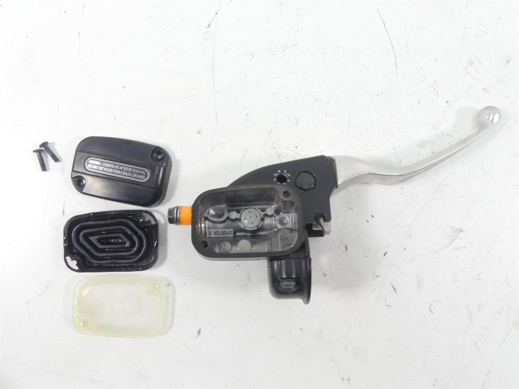 2013 Harley VRSCDX Night Rod Special Front Brake Master Cylinder 11/16 44551-08F {{ shop.shopifyCountryName }} - Mototech271