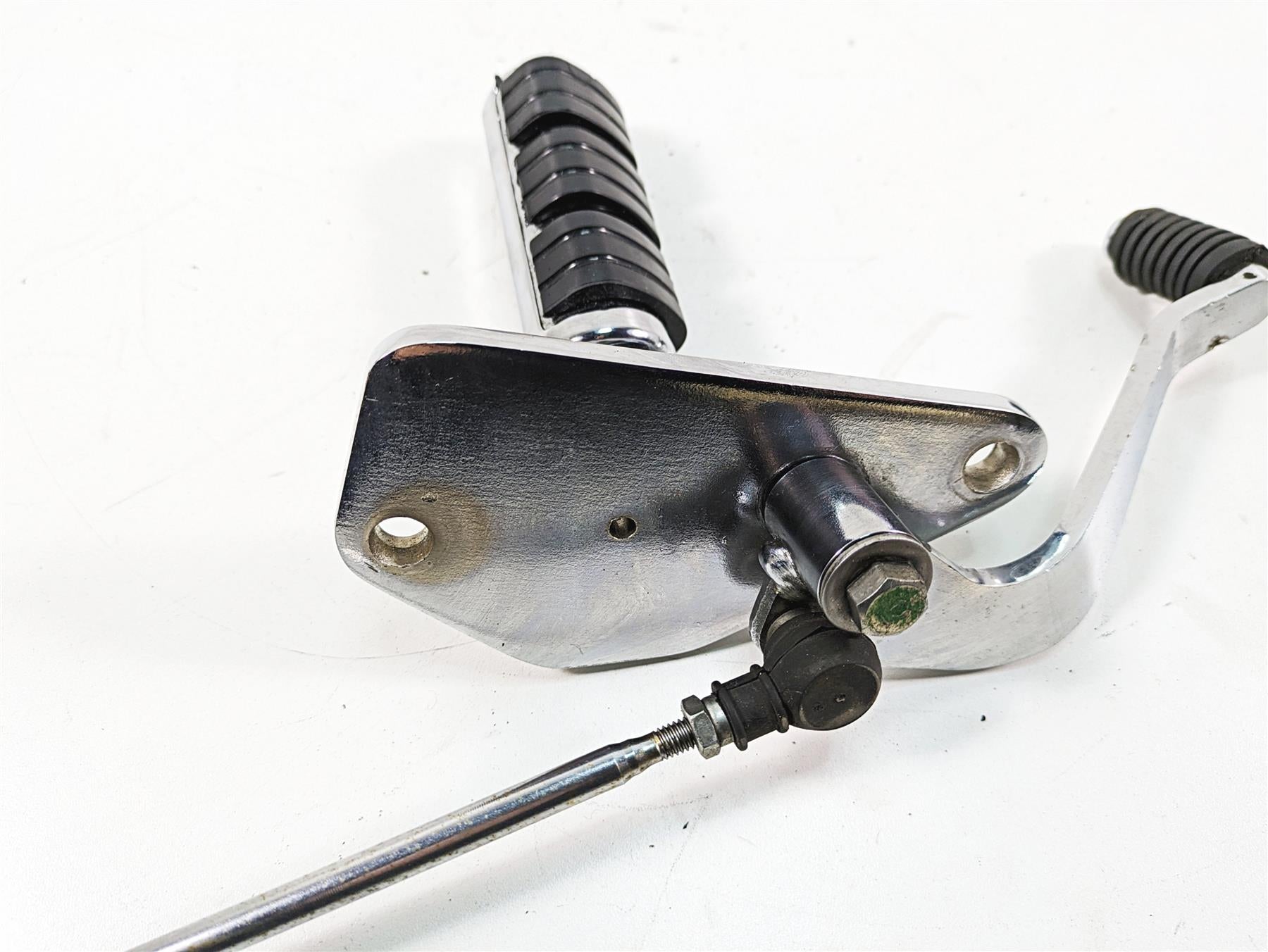 2006 Honda VT1100 C2 Shadow Front Left Footpeg & Shifter 50625-MAA-A80 {{ shop.shopifyCountryName }} - Mototech271