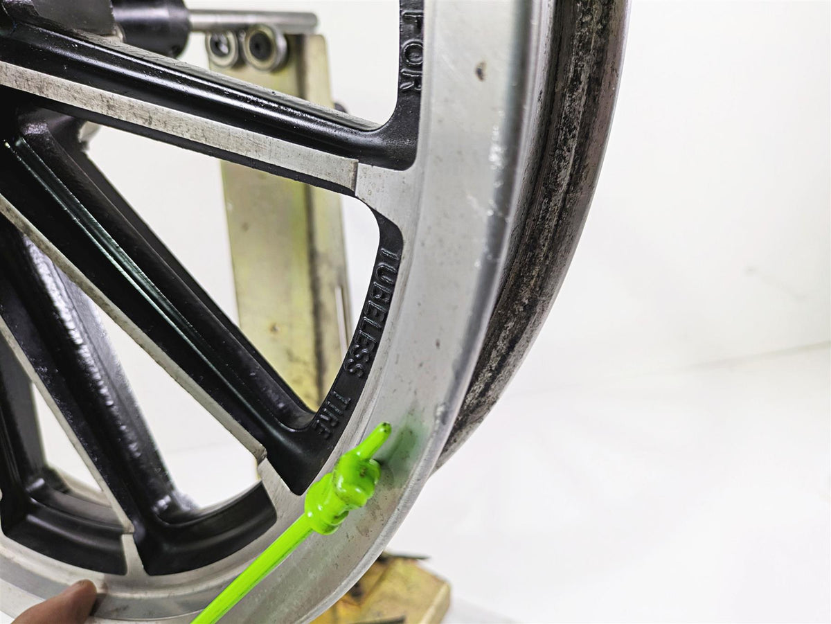 1999 Harley Dyna FXDL Low Rider 19x2.15 Front Wheel 13 Spoke Cast Rim 43499-96 {{ shop.shopifyCountryName }} - Mototech271