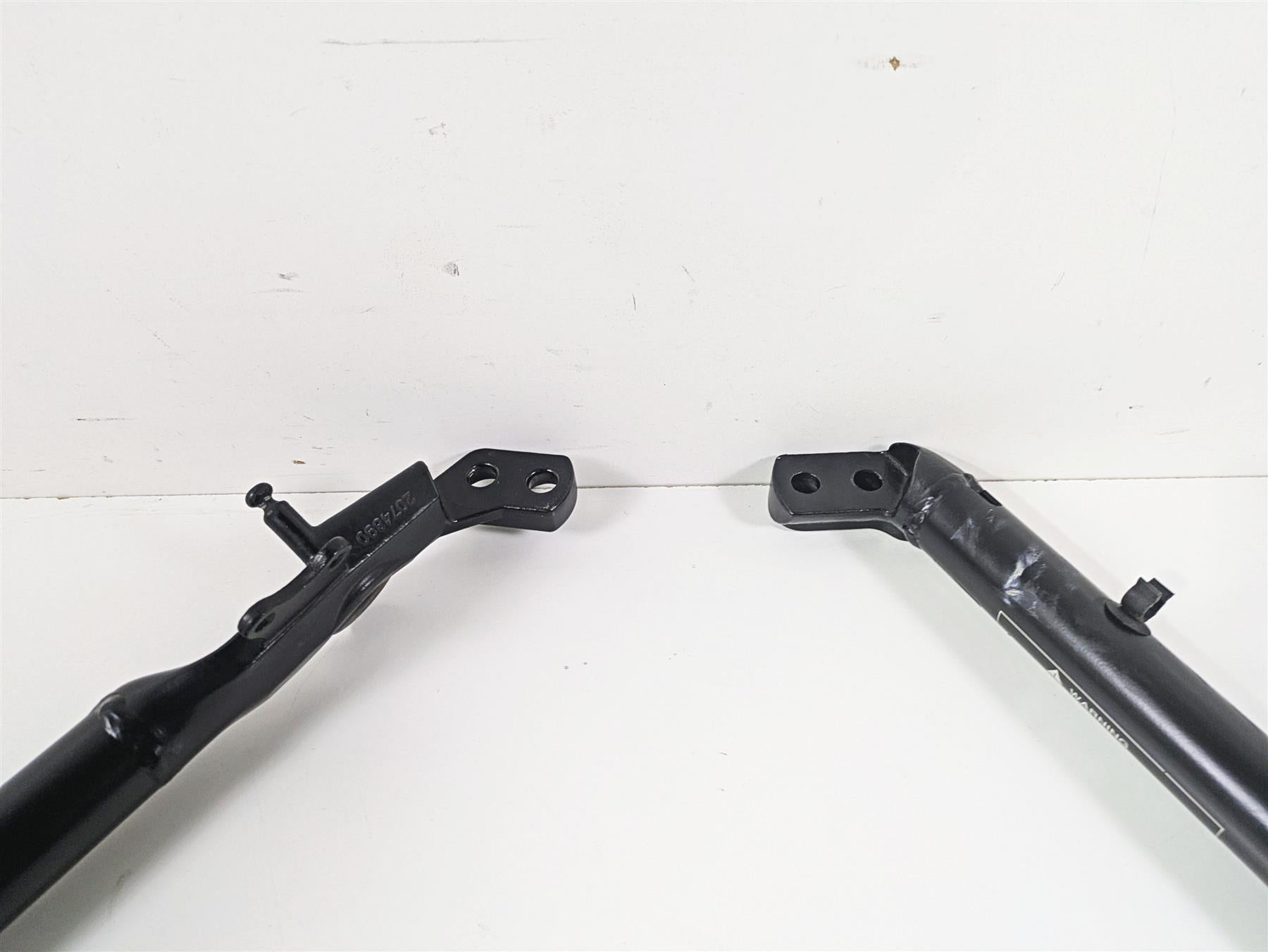 2013 Triumph Bonneville Straight Front Frame Down Tube Set T2074890 T2075271 {{ shop.shopifyCountryName }} - Mototech271