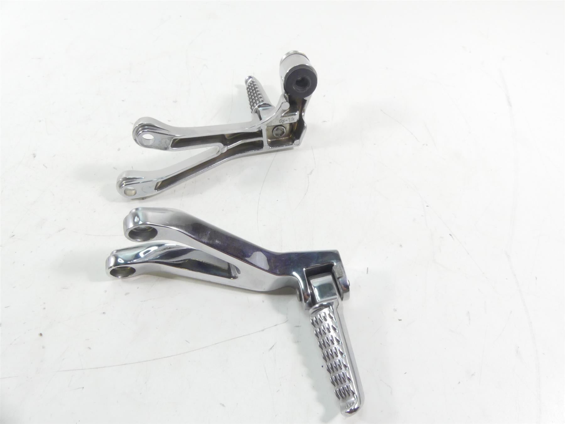 2001 Kawasaki ZX600J2 ZX6R Ninja Chrome Passenger Footpeg Set 35063-0032 | Mototech271