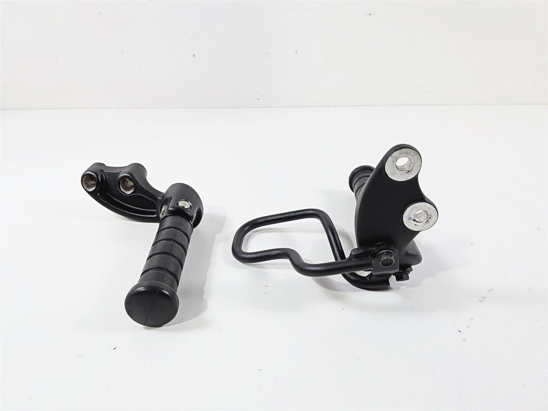 2021 Indian Scout 1200 Rear Passenger Footpeg Set & Mounts 5140827 5139801 {{ shop.shopifyCountryName }} - Mototech271