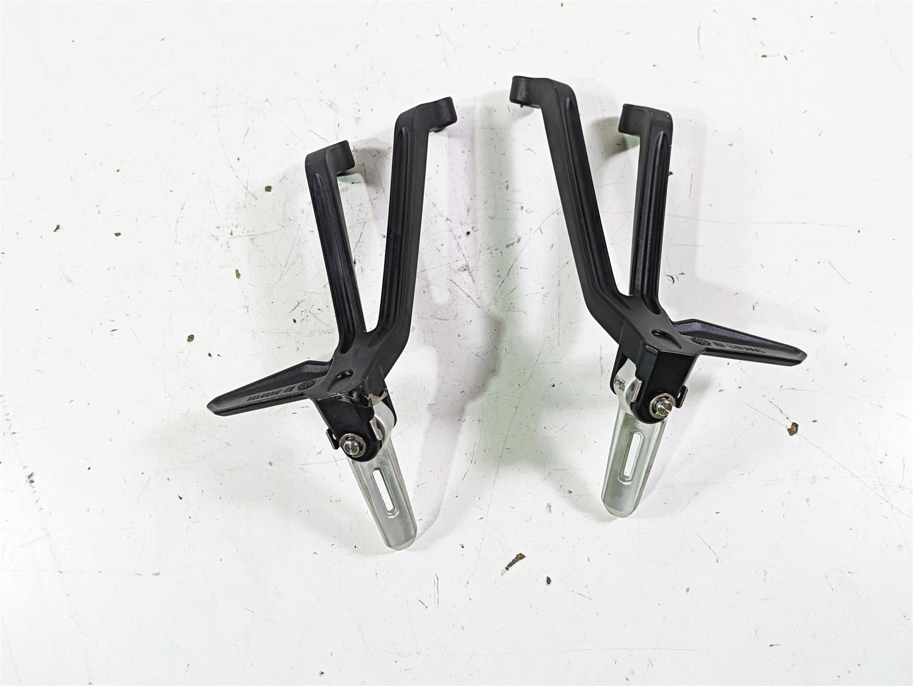 2023 Triumph Street Triple 765 RS Rear Passenger Footpeg Set T2088156 T2088157 {{ shop.shopifyCountryName }} - Mototech271