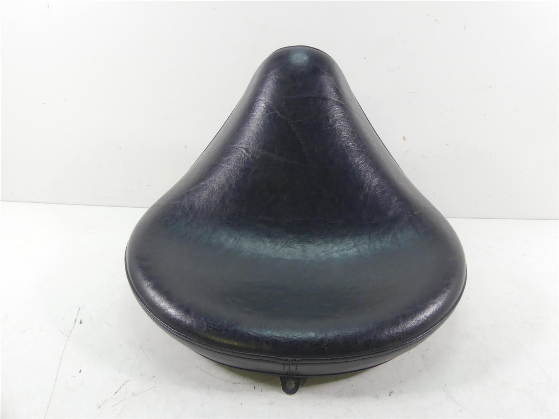 2002 Yamaha XVS1100 V-Star Front Rider Driver Seat Saddle - Nice 5KS-24710-00-00 {{ shop.shopifyCountryName }} - Mototech271