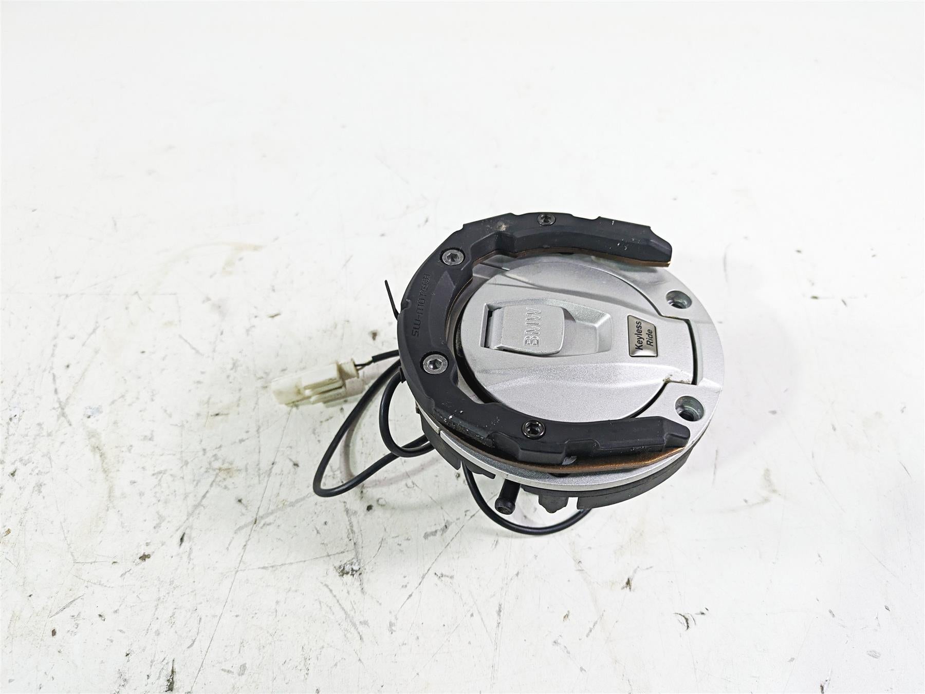 2022 BMW R1250 RT K052 Keyless Fuel Gas Petrol Lid Cap 16118552106 {{ shop.shopifyCountryName }} - Mototech271