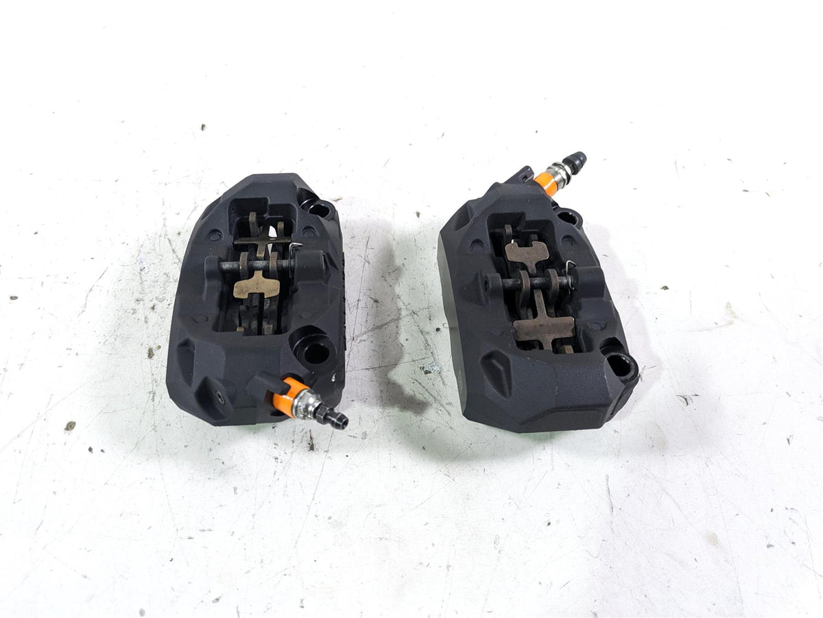 2022 BMW R1250 RT K052 Brembo Front Brake Caliper Set 34118556206 34118556205 {{ shop.shopifyCountryName }} - Mototech271