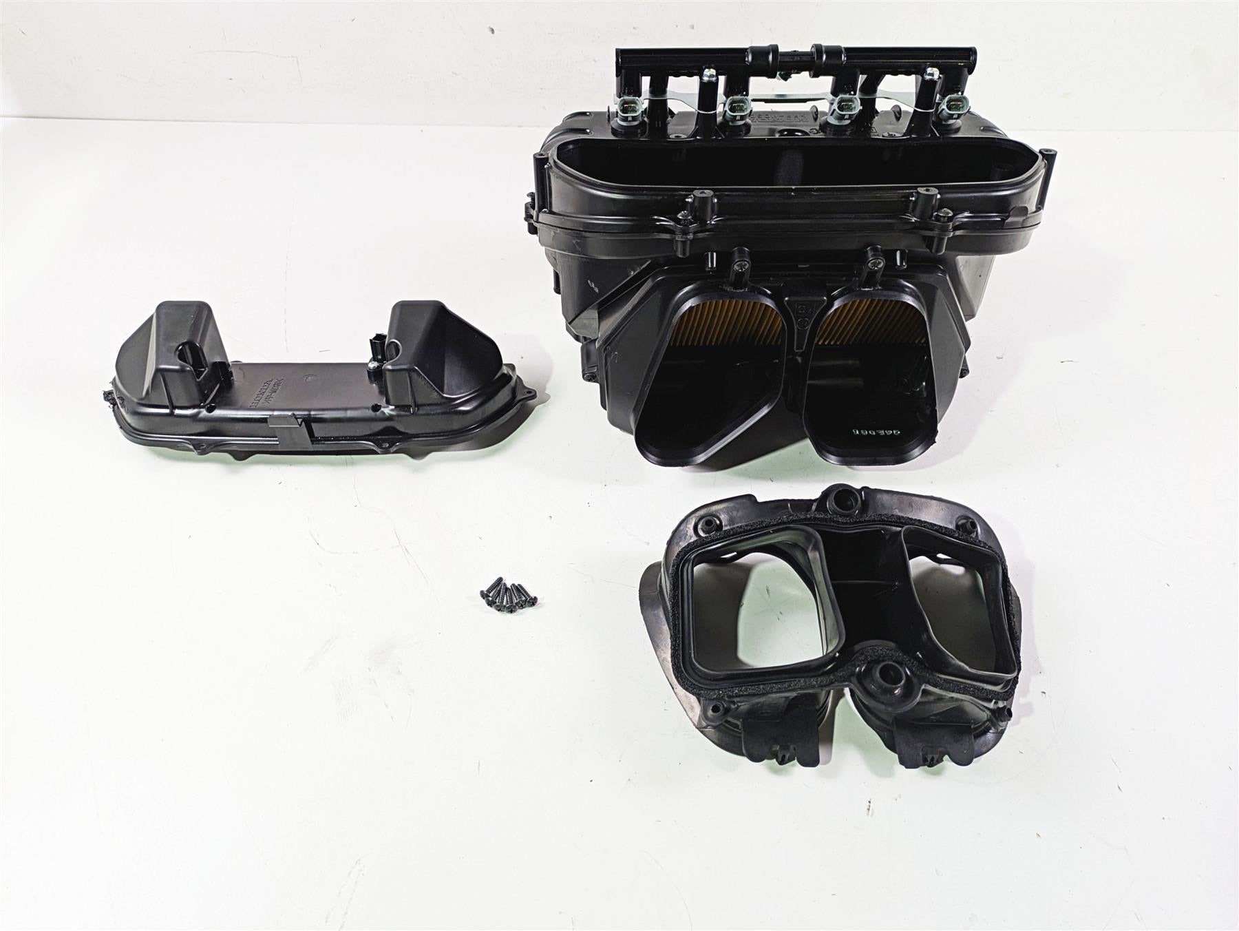 2025 Honda CBR600RR Air Box Cleaner & Upper Injectors 17220-MFJ-D00 {{ shop.shopifyCountryName }} - Mototech271