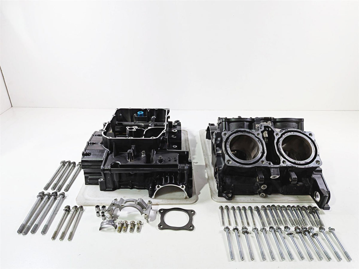 2009 Yamaha VMX17 V-Max 1700 Engine Crank Case Crankcase Set 2S3-15100-11-Mototech271