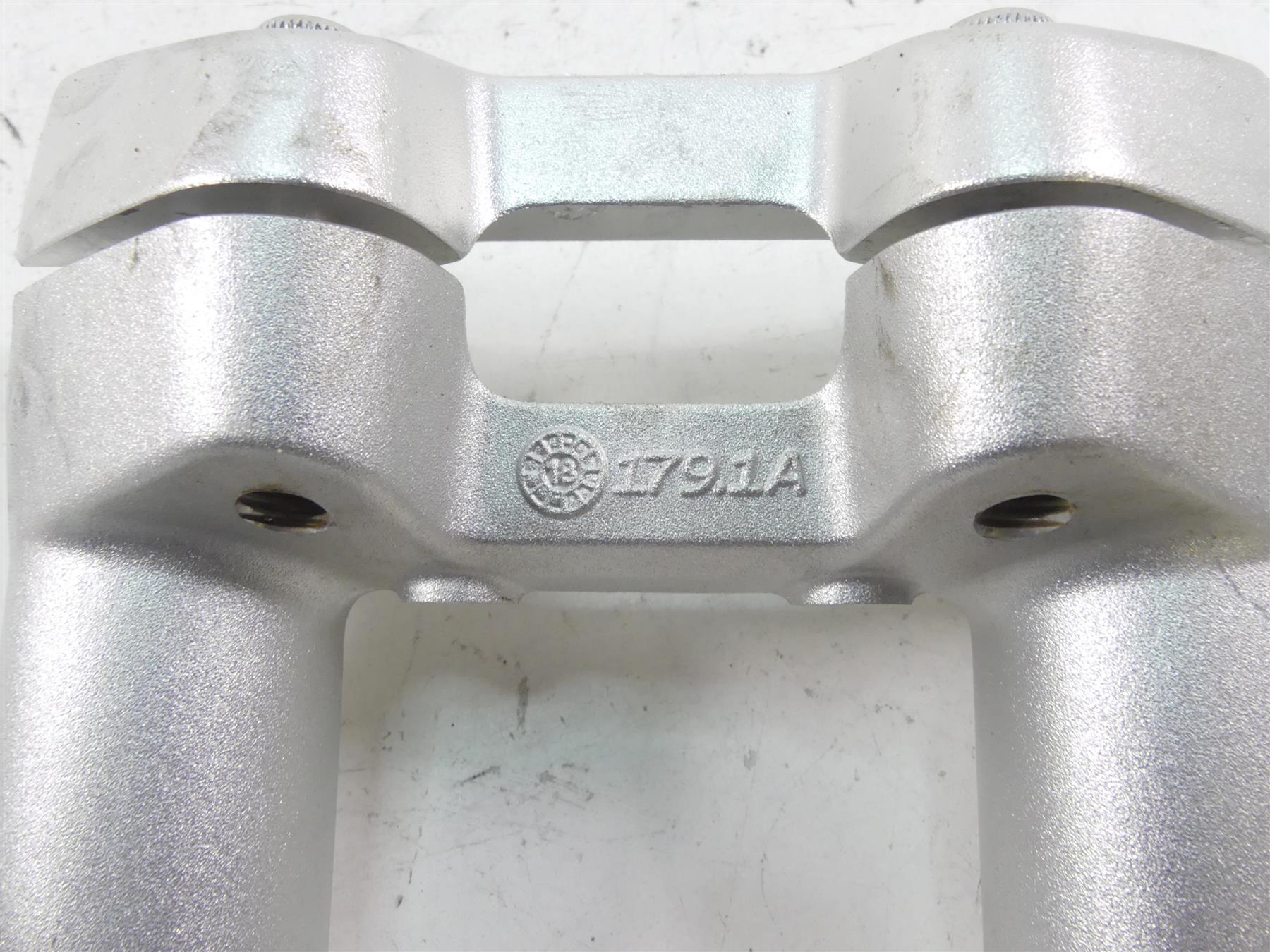 2020 Ducati Multistrada 1260 Enduro Handlebar Holder Riser Clamp 36011792AA {{ shop.shopifyCountryName }} - Mototech271