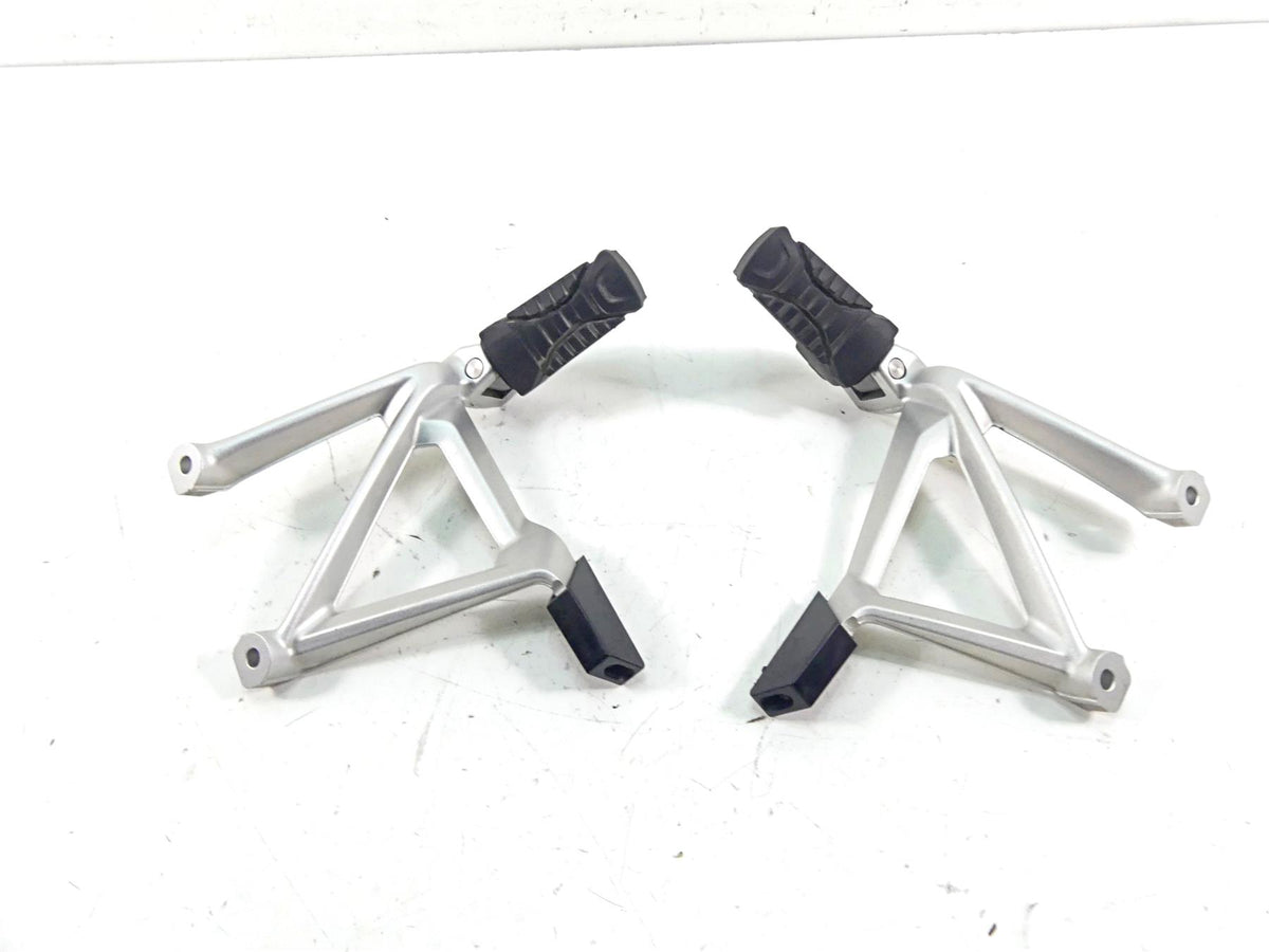 2015 BMW R1200GS GSW K50 Rear Passenger Footpeg Vario Case Set 46718526741 {{ shop.shopifyCountryName }} - Mototech271