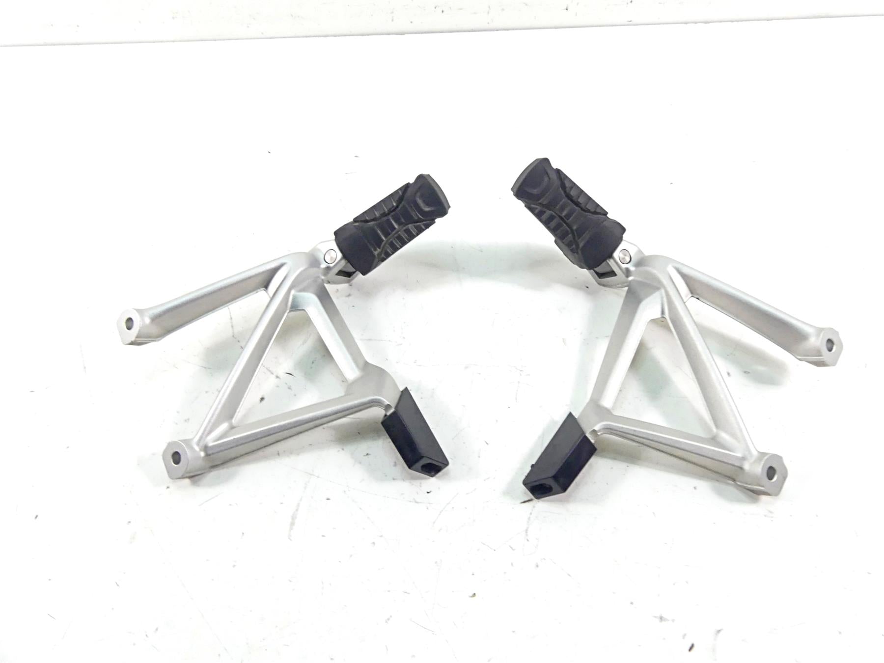 2015 BMW R1200GS GSW K50 Rear Passenger Footpeg Vario Case Set 46718526741 {{ shop.shopifyCountryName }} - Mototech271