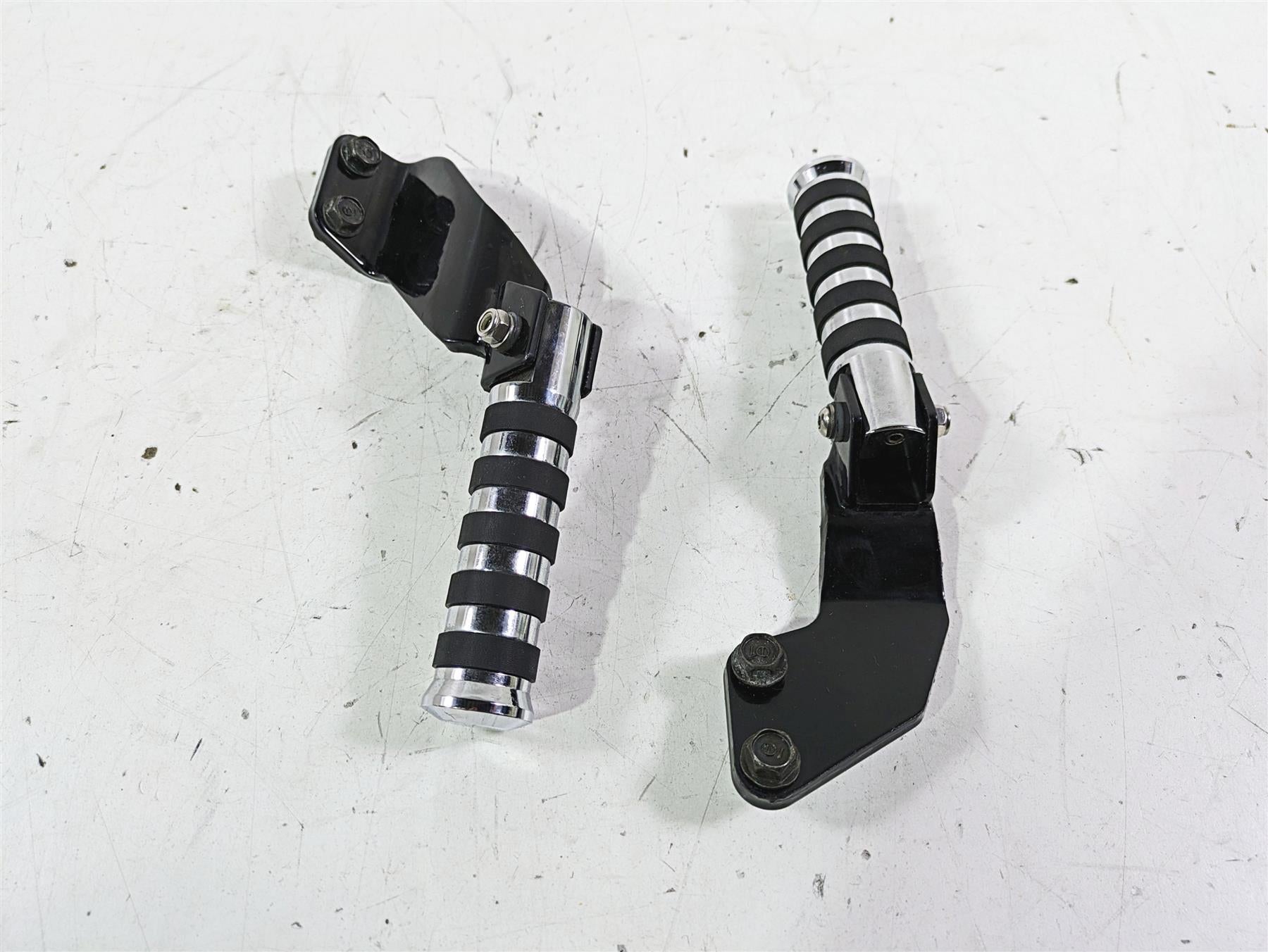 2002 Honda VTX1800 Retro Rear Passenger Footpeg Set 50680-MCV-000 50685-MCV-000 {{ shop.shopifyCountryName }} - Mototech271