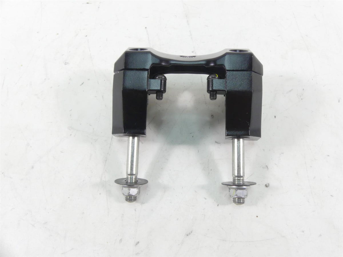 2013 Yamaha VMX17 V-Max 1700 Handlebar Handel Bar Riser Set 2S3-23441-00-00 {{ shop.shopifyCountryName }} - Mototech271