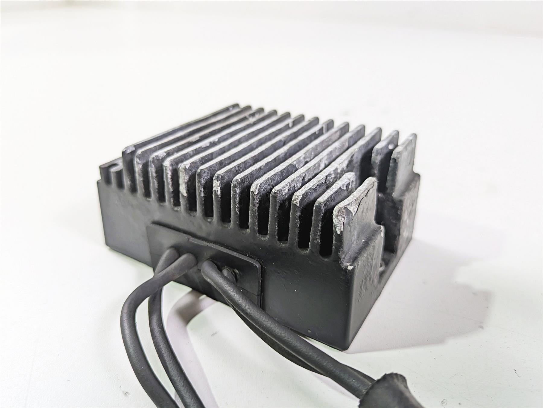 2007 Harley Sportster XL1200 C Rectifier Voltage Regulator 74546-07A {{ shop.shopifyCountryName }} - Mototech271