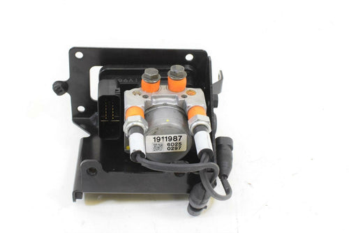 2017 Indian Chieftain Dark Horse Abs Brake Module Pump & Bracket 2204981 | Mototech271
