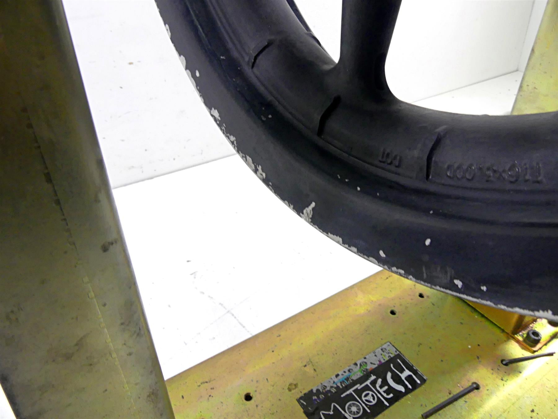 2002 Harley Touring FLHTC Electra Glide Front Wheel Rim 16x3 9 Spoke 43345-00 {{ shop.shopifyCountryName }} - Mototech271