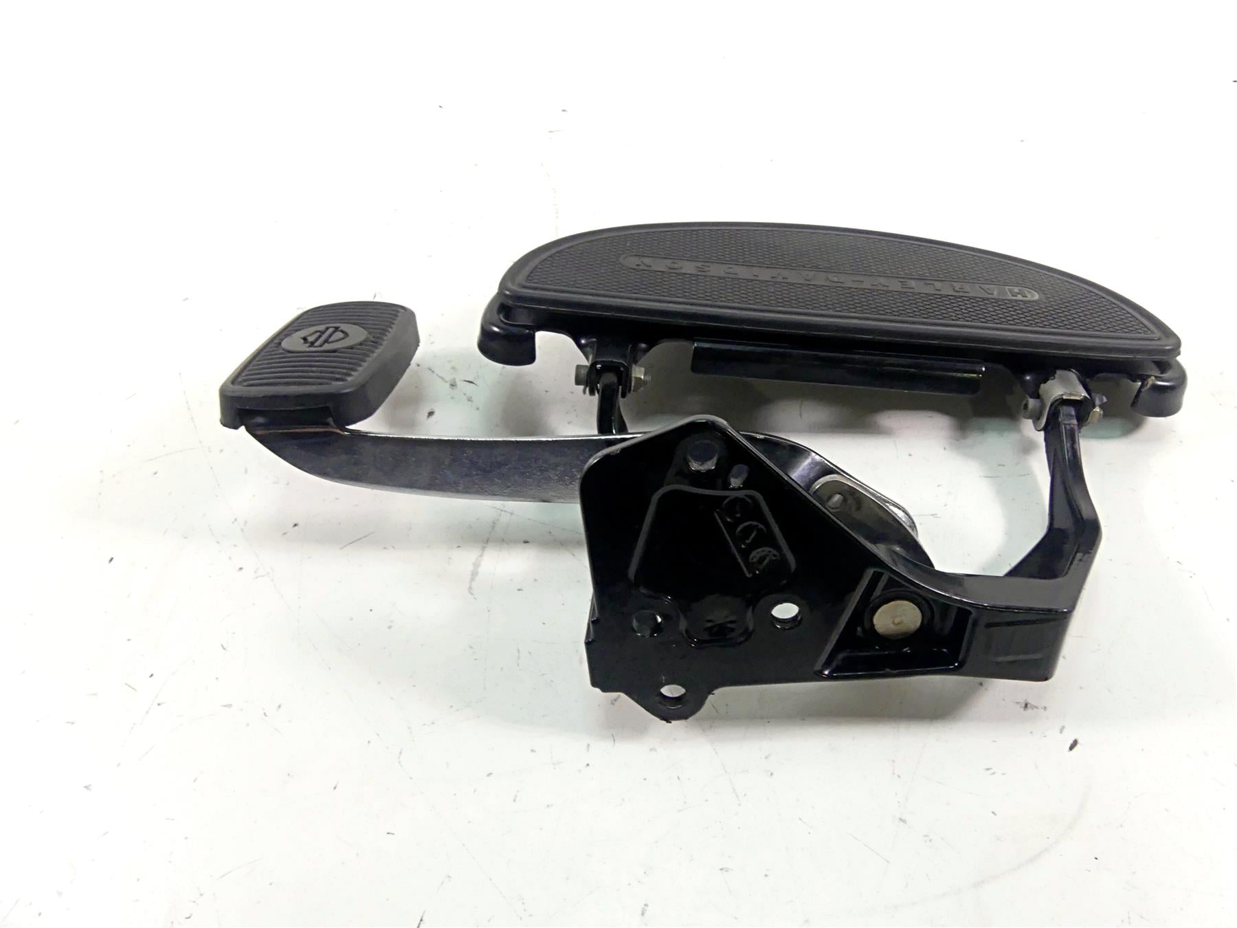 2013 Harley Softail FLSTFB Fat Boy Lo Right Front Floorboard Br Ped Set 42431-11 {{ shop.shopifyCountryName }} - Mototech271
