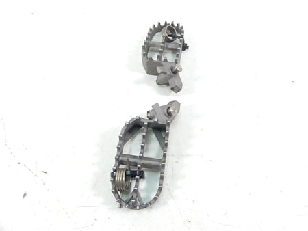 2016 BMW R1200GS Adv K51 Rider Footpeg Foot Peg Set 46718529843 46718529844 {{ shop.shopifyCountryName }} - Mototech271